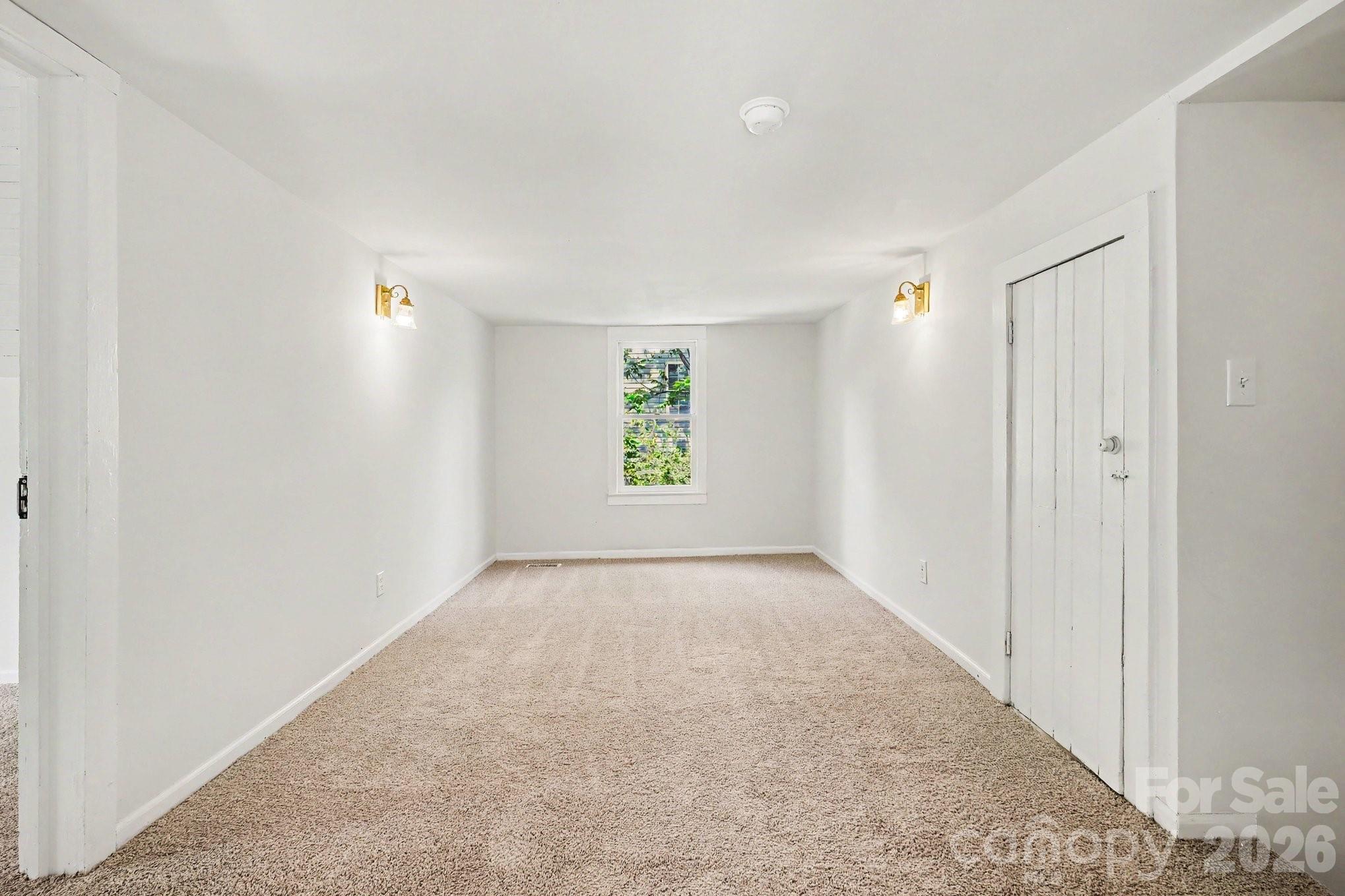 1402 1st Avenue Place Property Photo 17