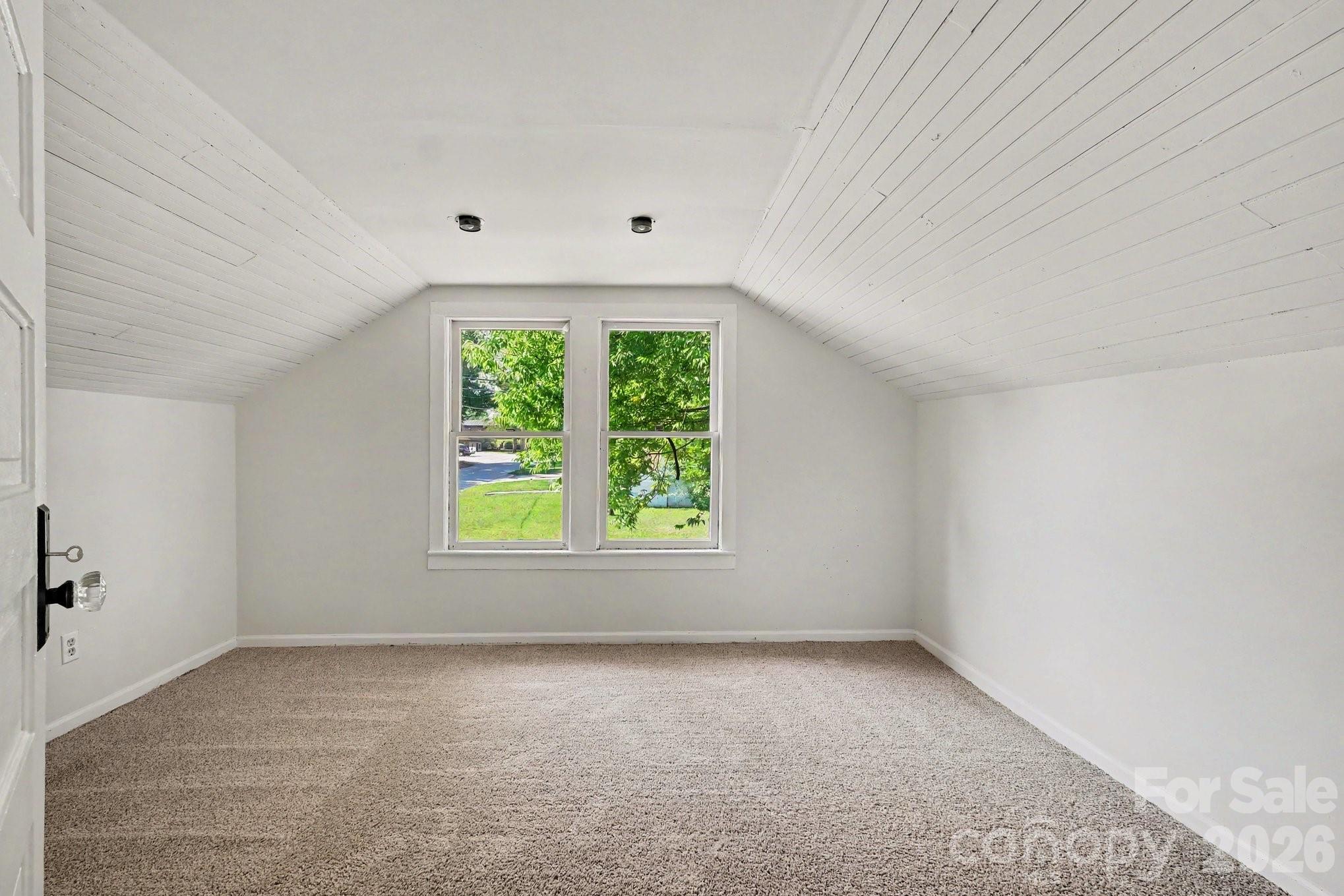 1402 1st Avenue Place Property Photo 18