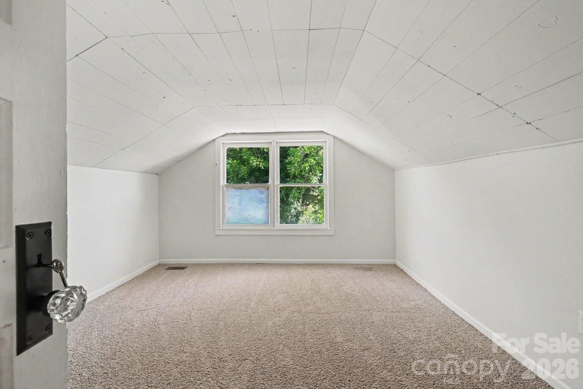 1402 1st Avenue Place Property Photo 19