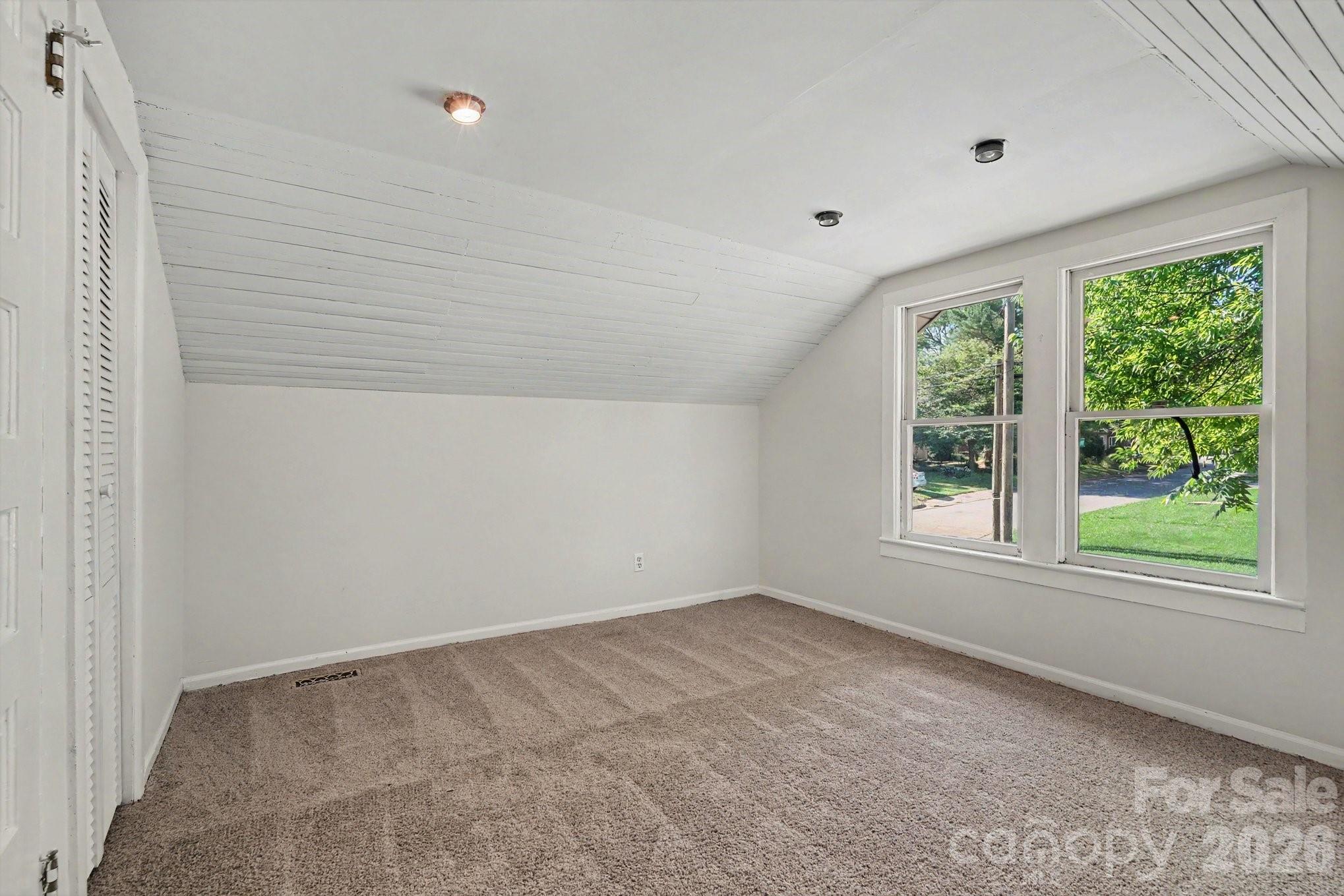 1402 1st Avenue Place Property Photo 33