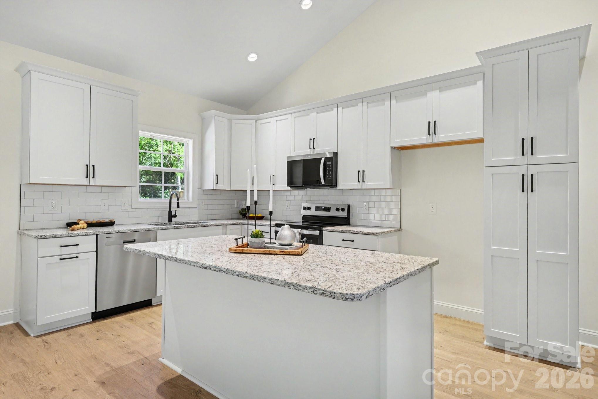 402 Dorothy Drive Property Photo 13