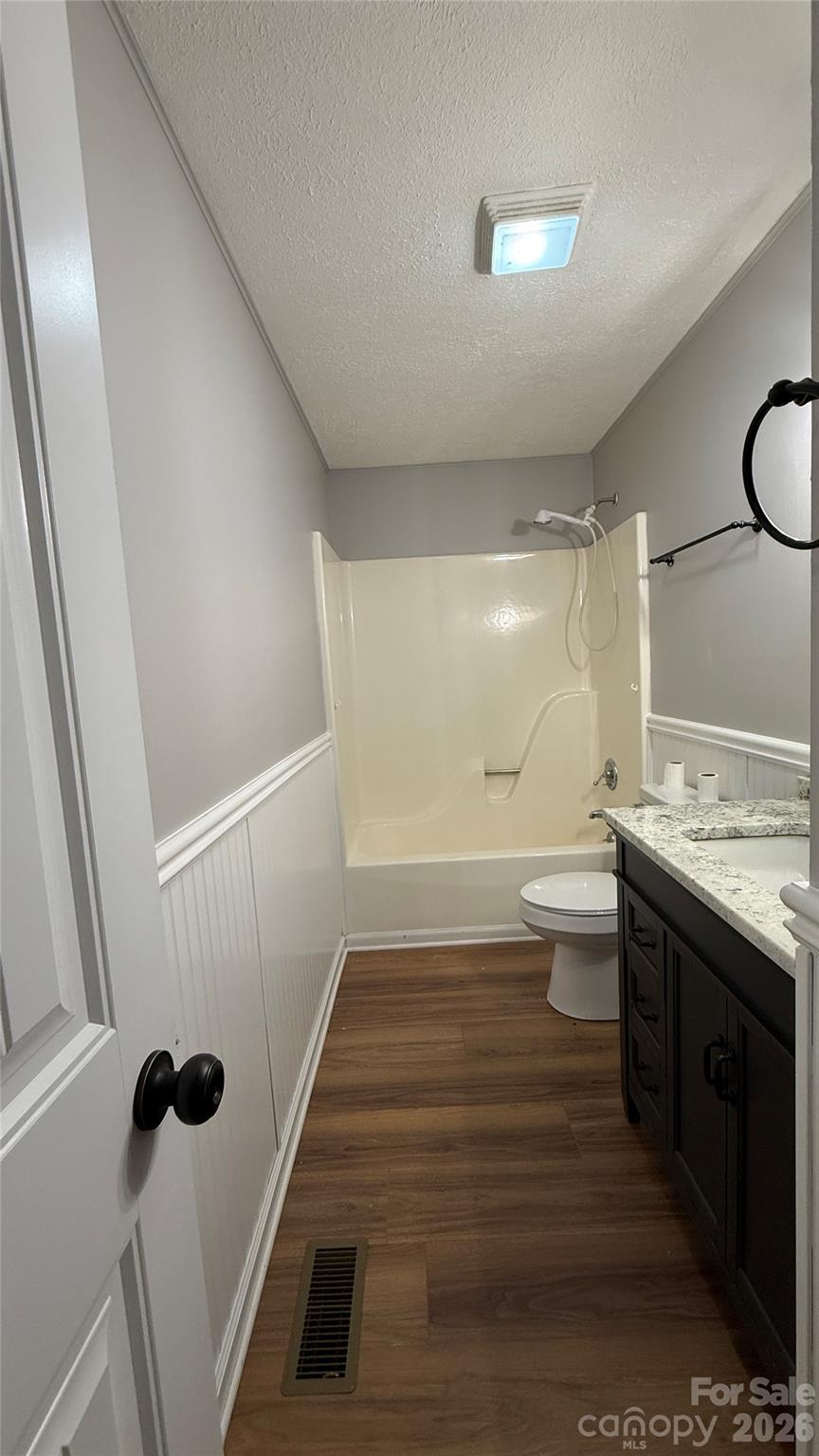 210 Bleynat Street Property Photo 13
