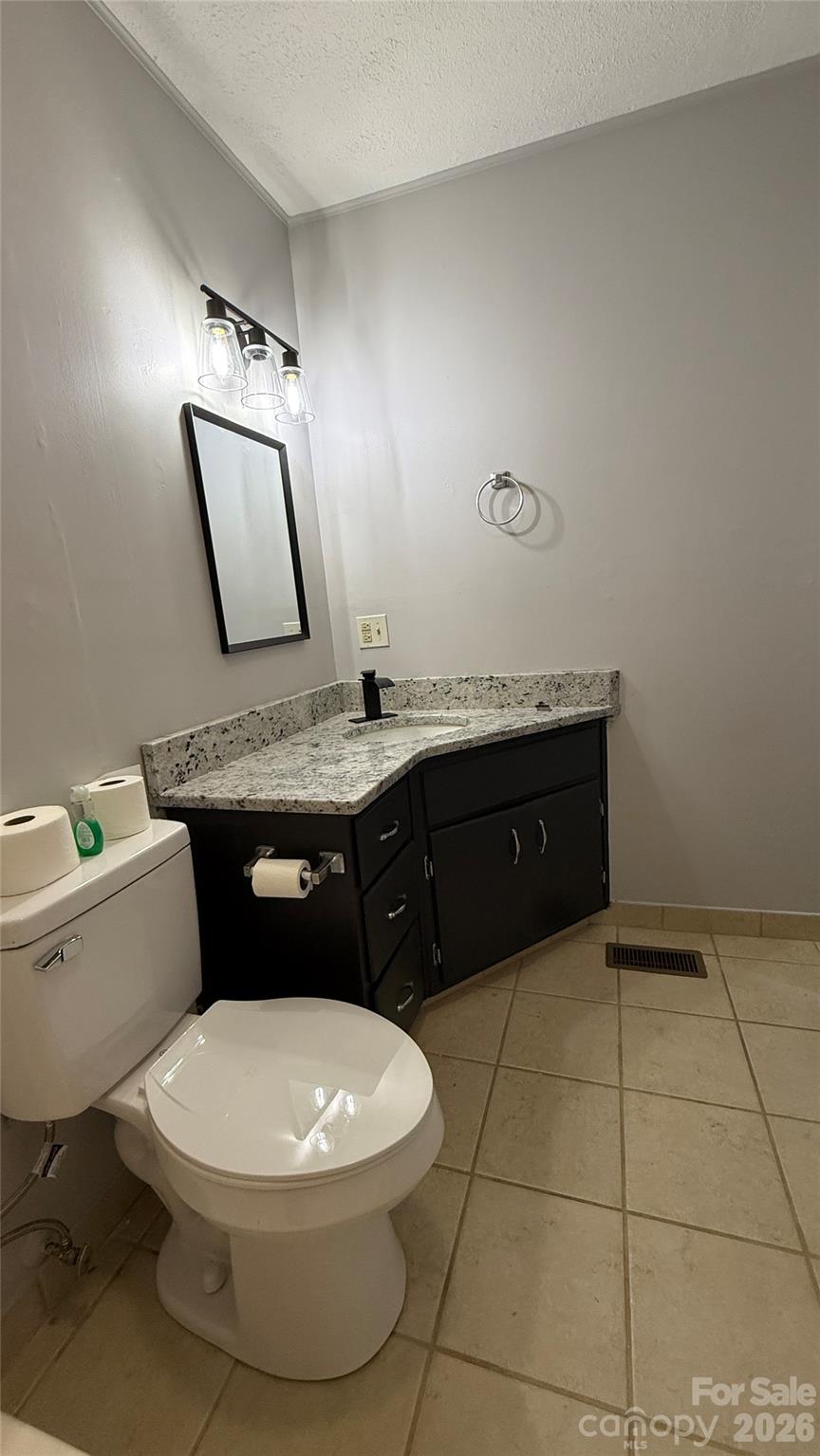 210 Bleynat Street Property Photo 14