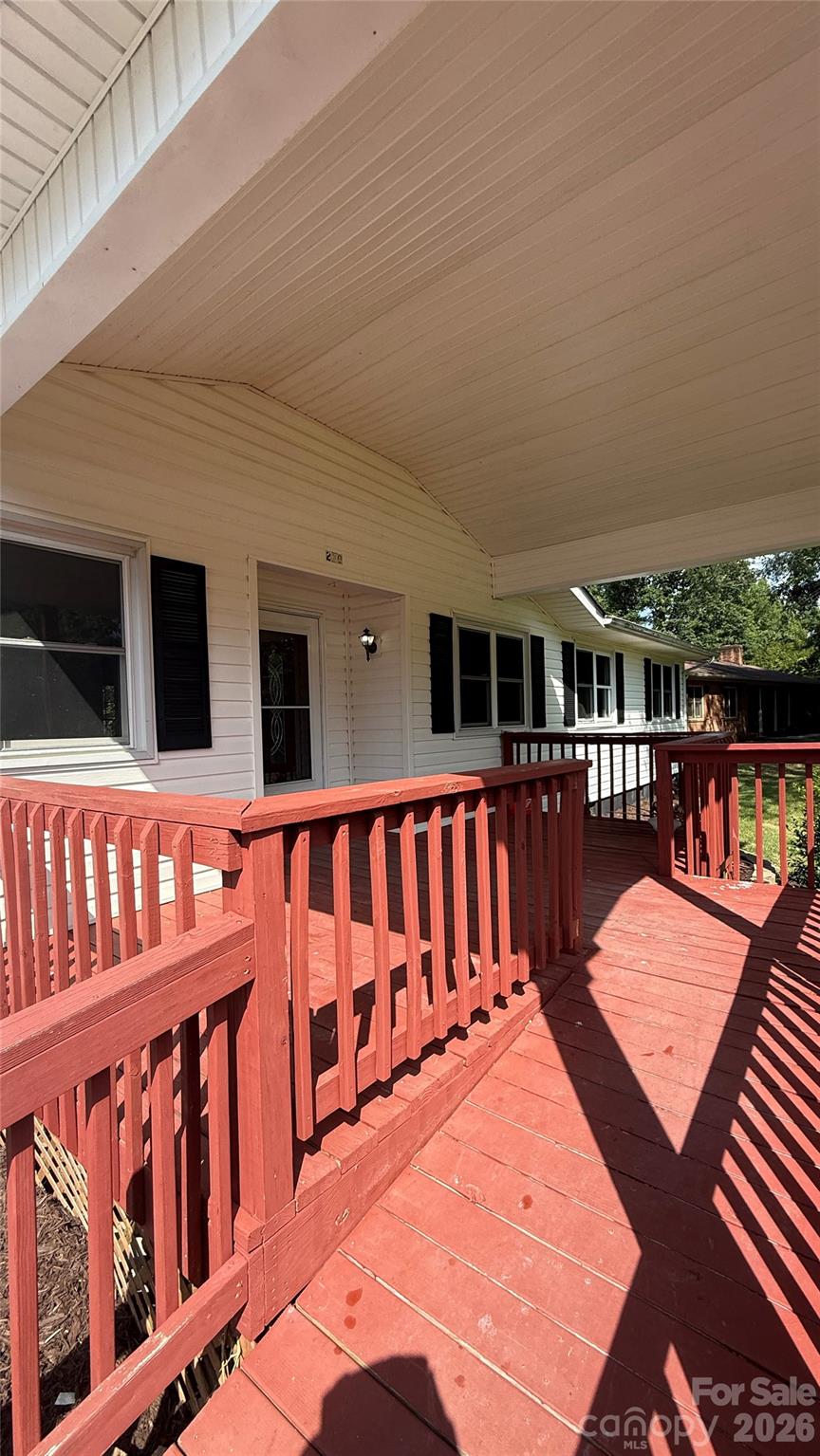 210 Bleynat Street Property Photo 16