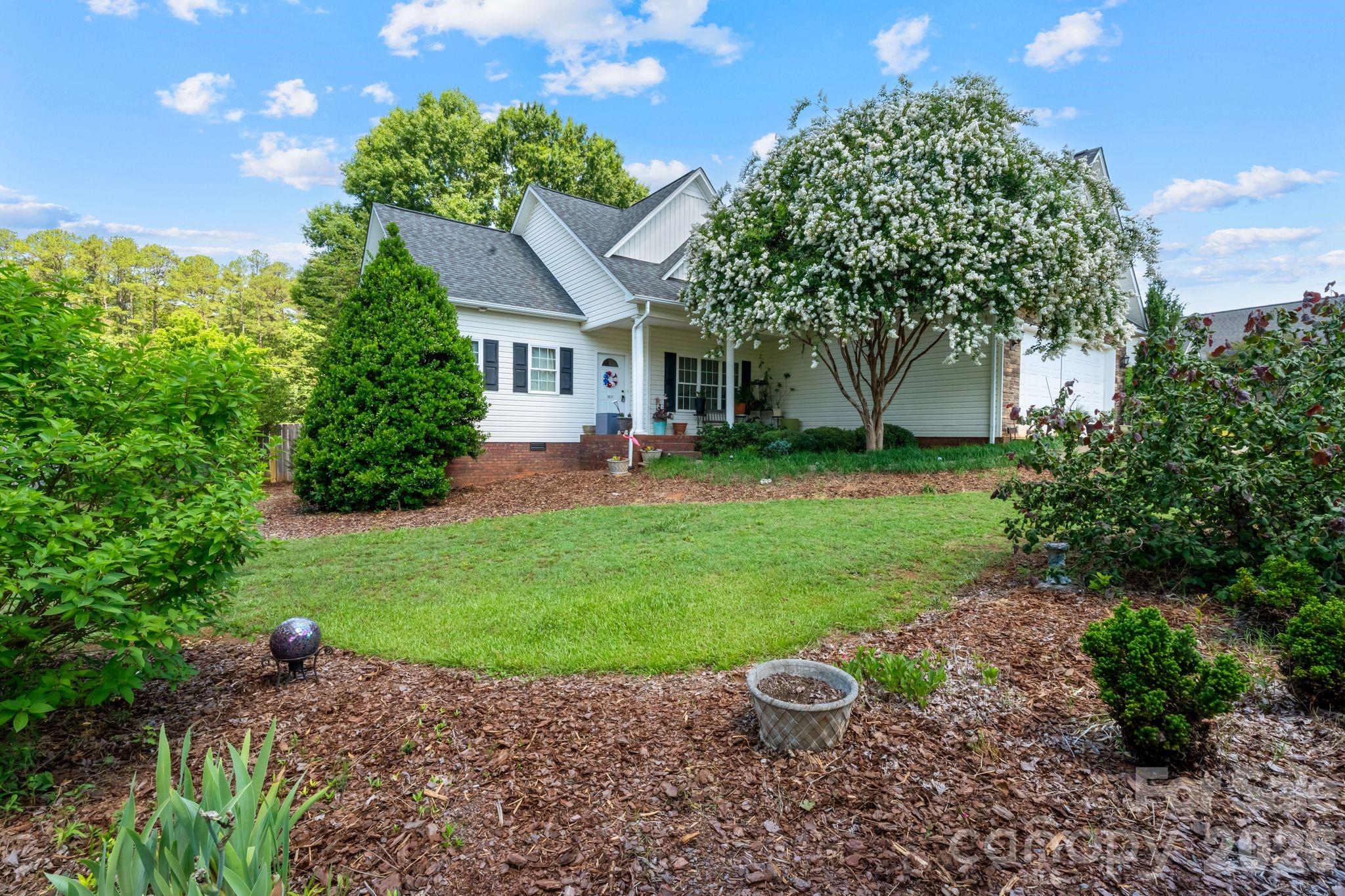 1621 Herbie Circle Property Photo 1