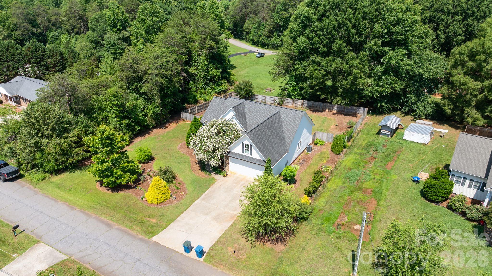 1621 Herbie Circle Property Photo 2