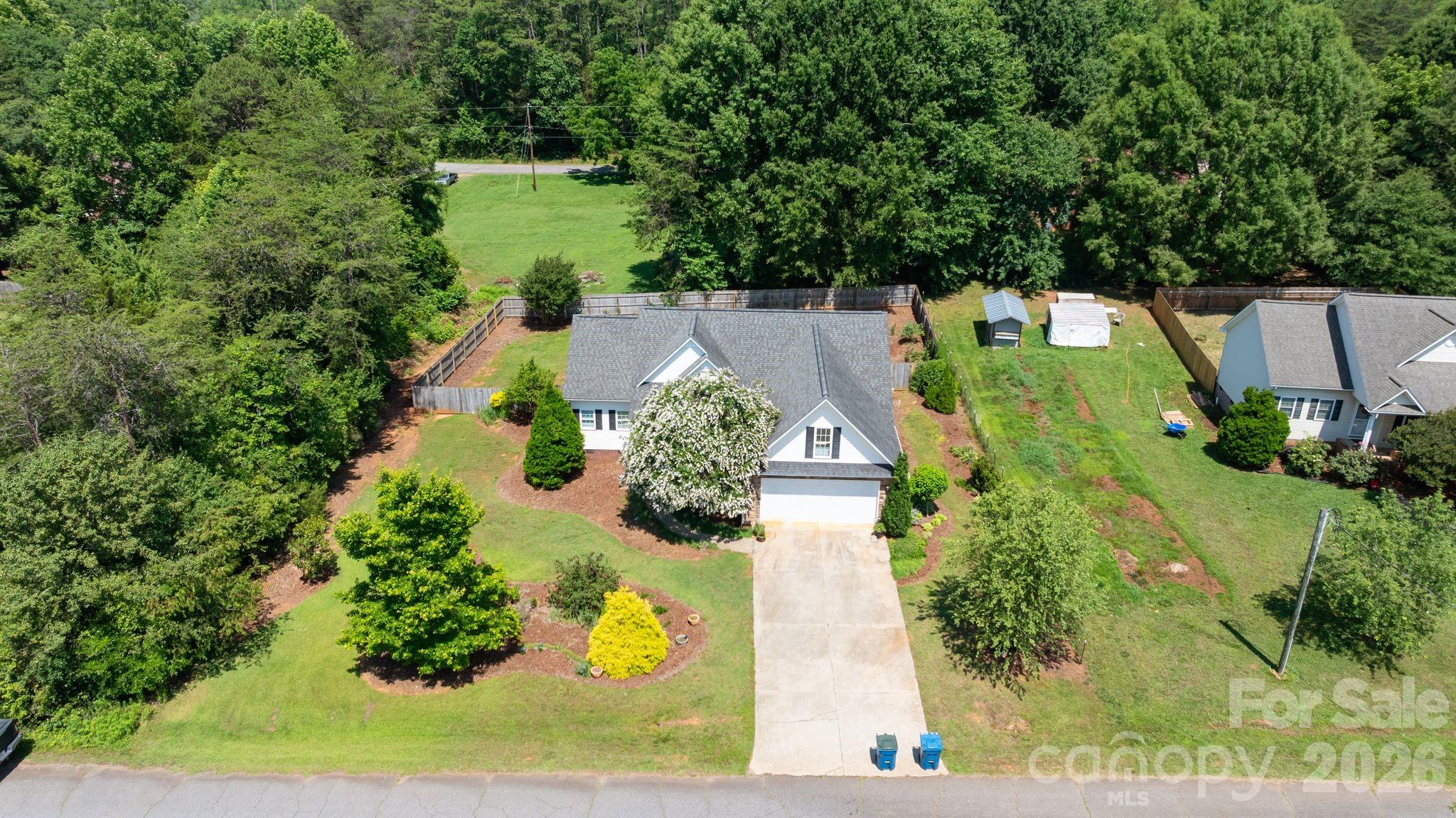 1621 Herbie Circle Property Photo 3