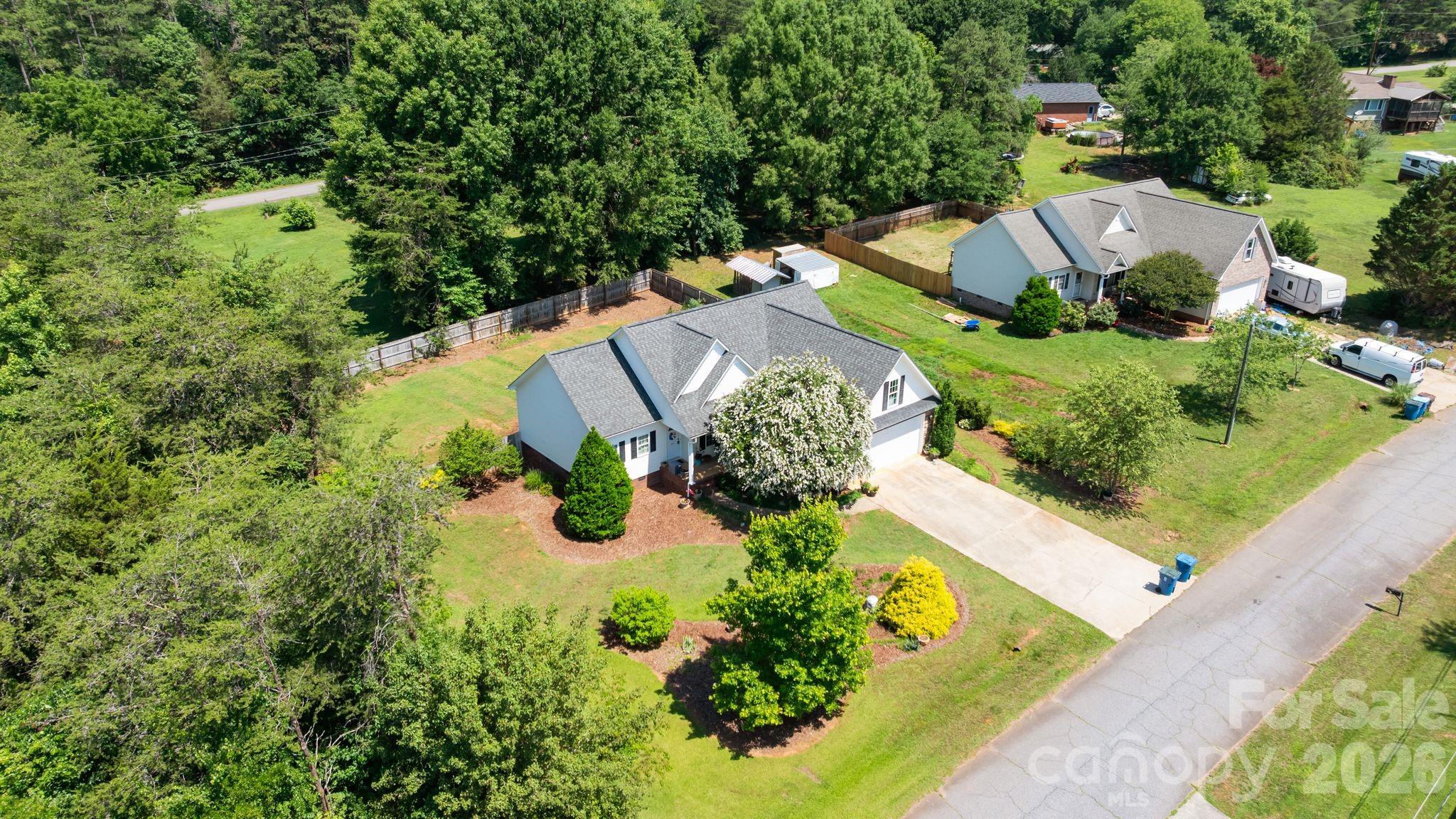 1621 Herbie Circle Property Photo 4