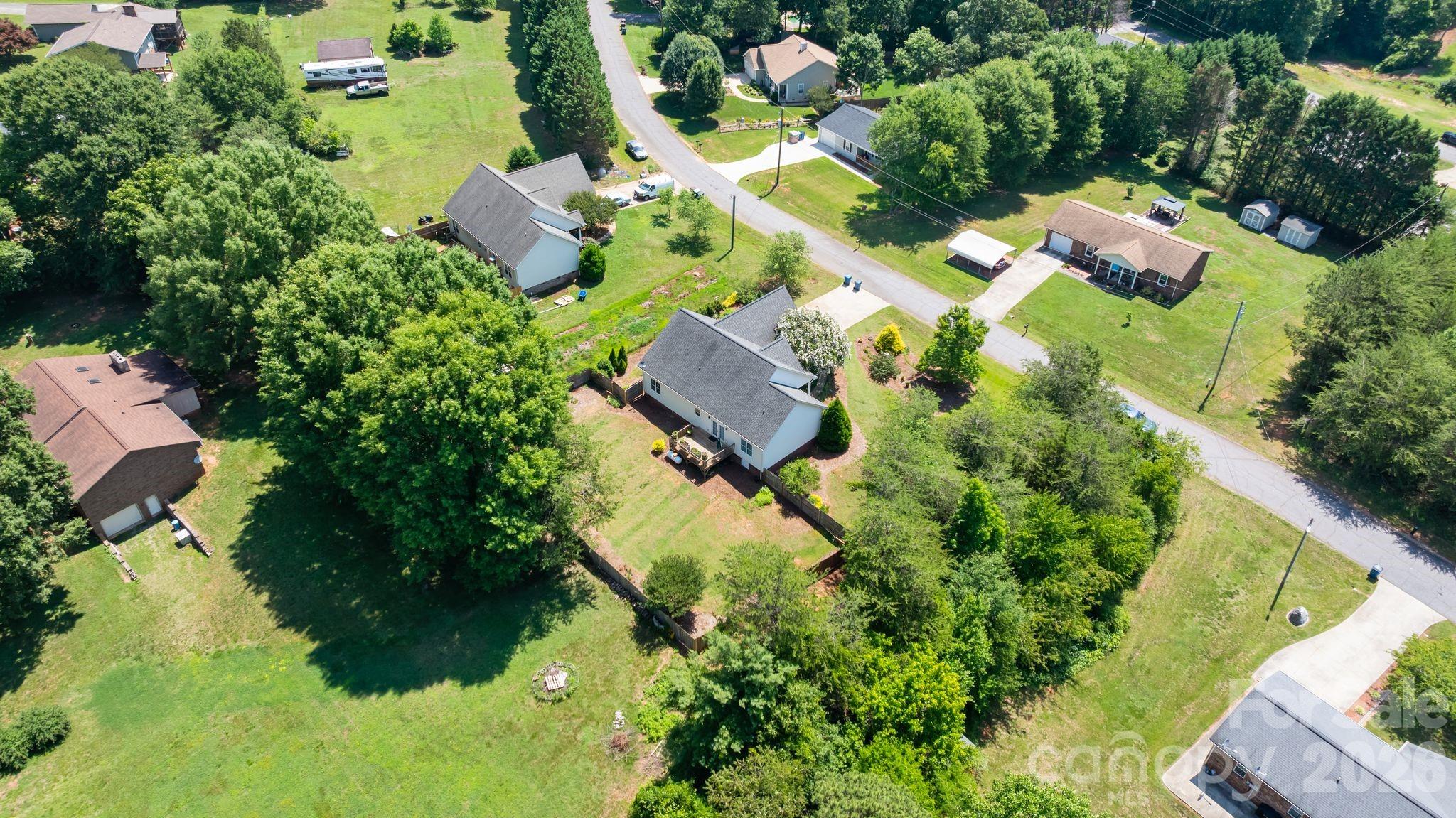 1621 Herbie Circle Property Photo 6