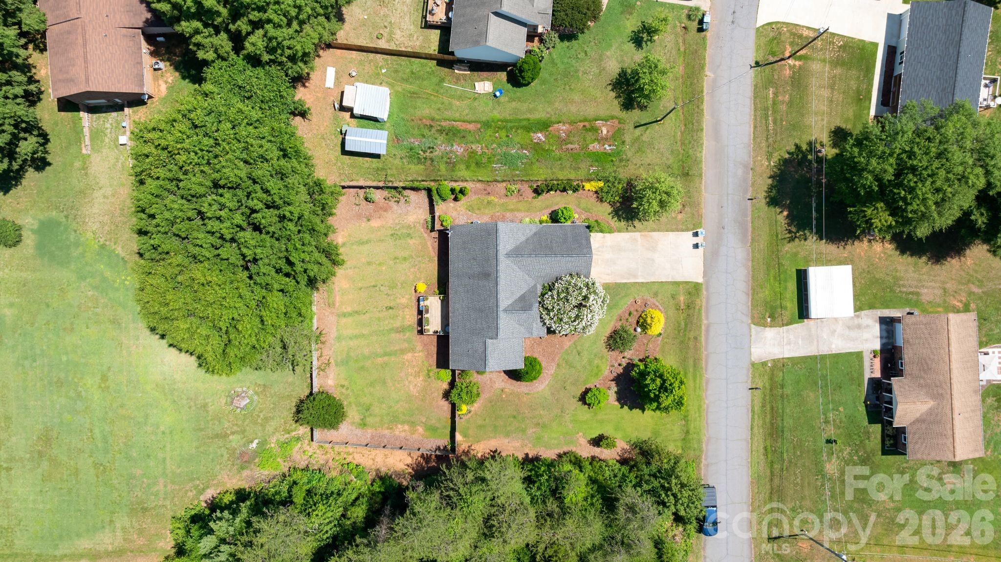 1621 Herbie Circle Property Photo 7