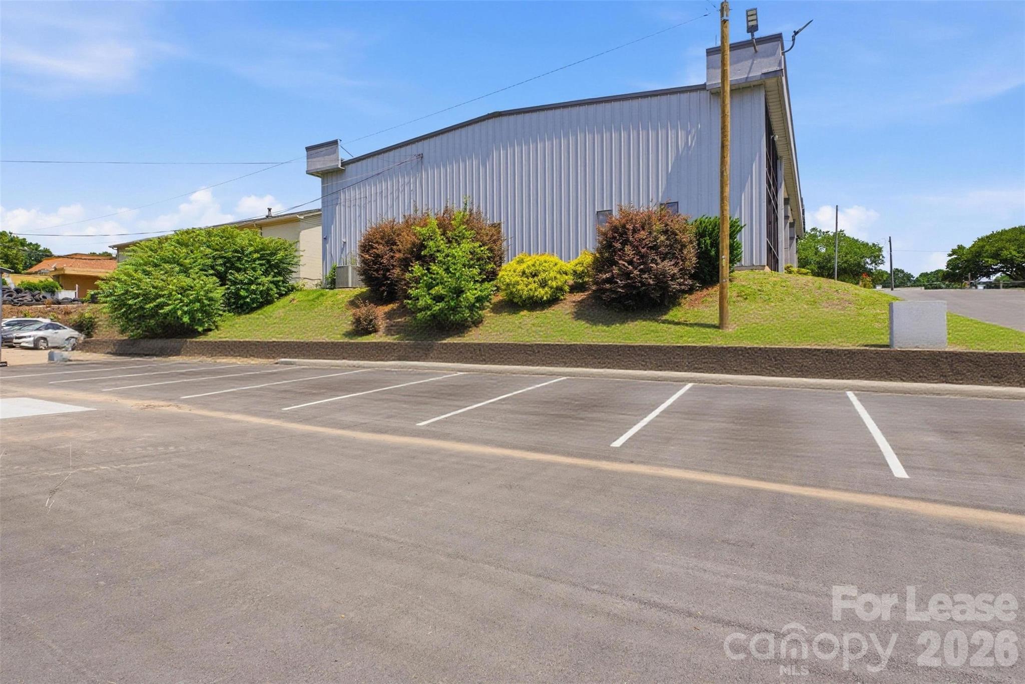 325 W Dixon Boulevard Property Photo 7