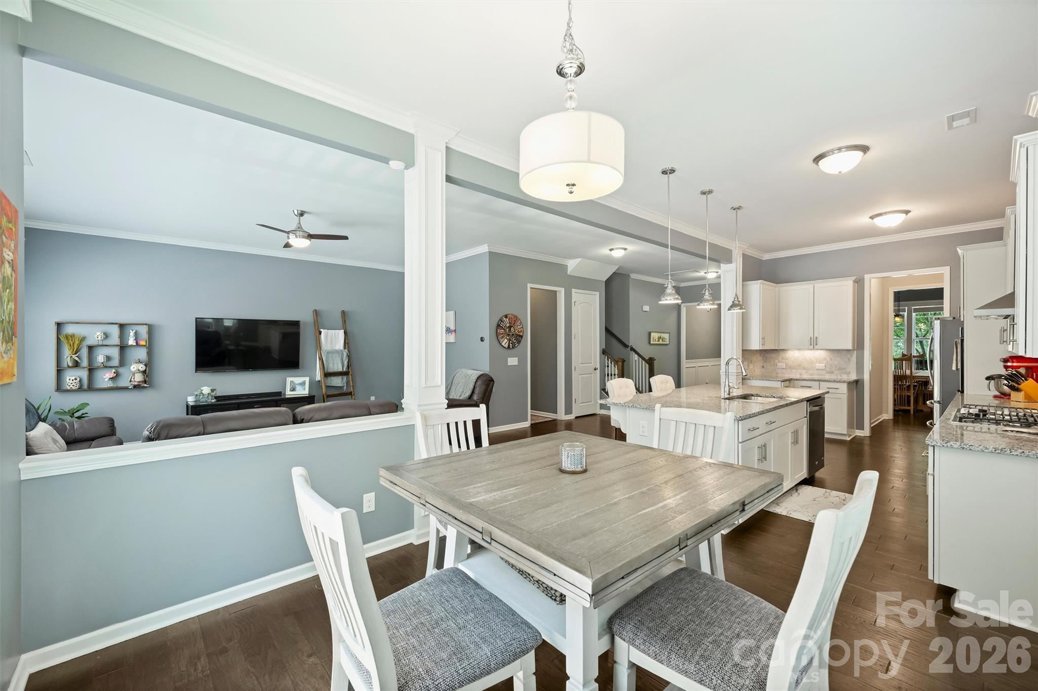 1113 Bassett Way Property Photo 11