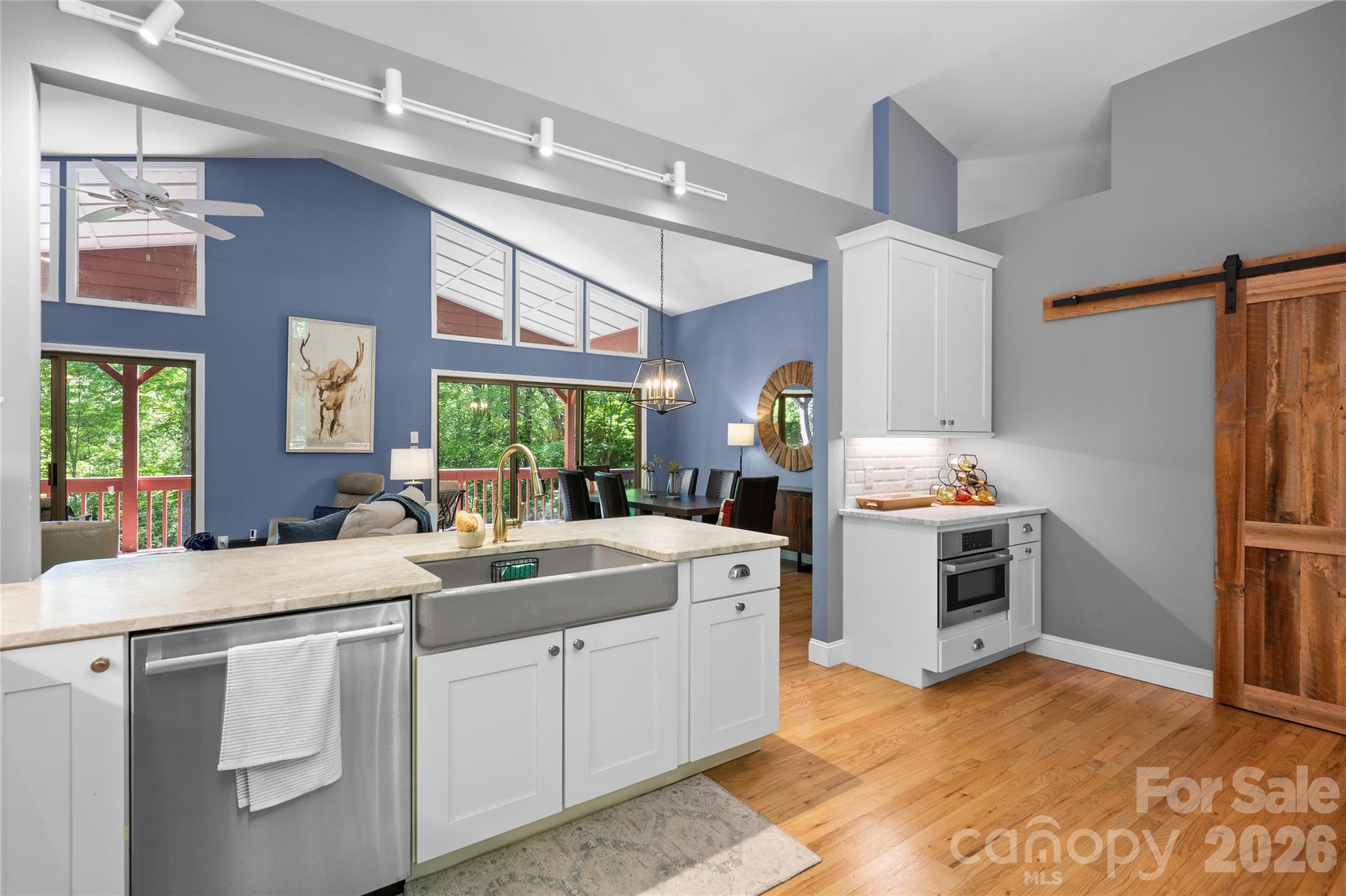 522 Toxaway Court Property Photo 15