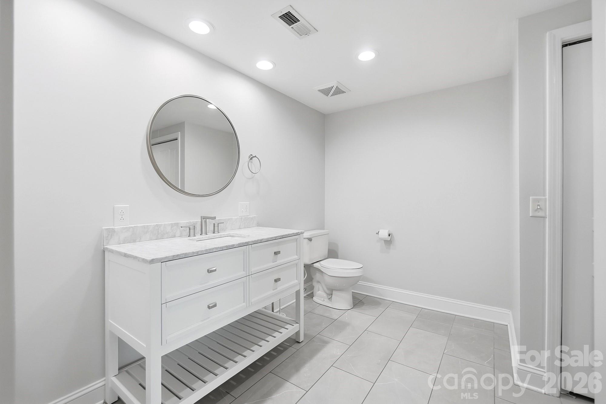 1315 East Boulevard 411 Property Photo 4