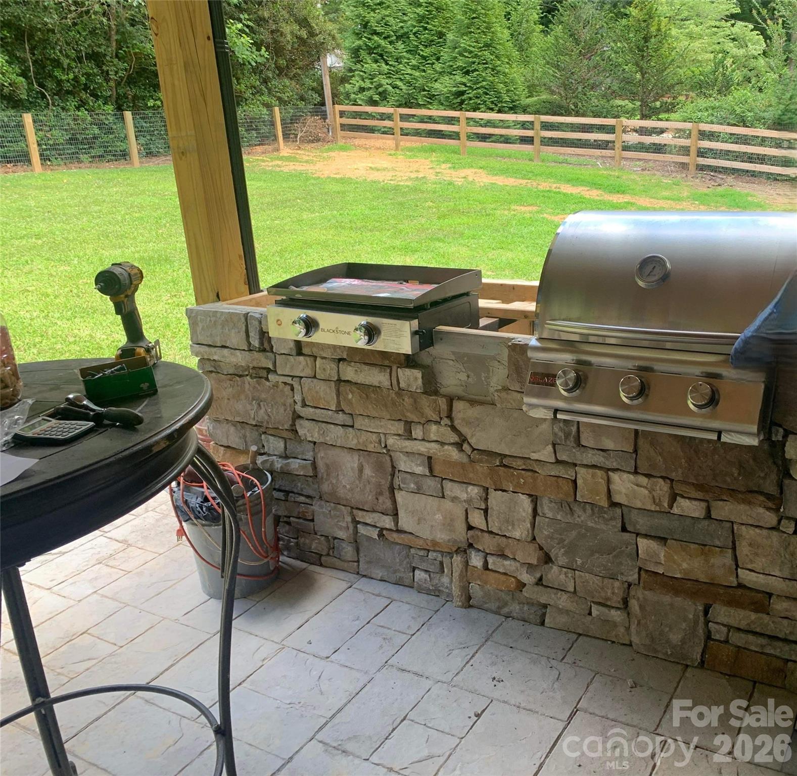 514 Crestview Drive Property Photo 3