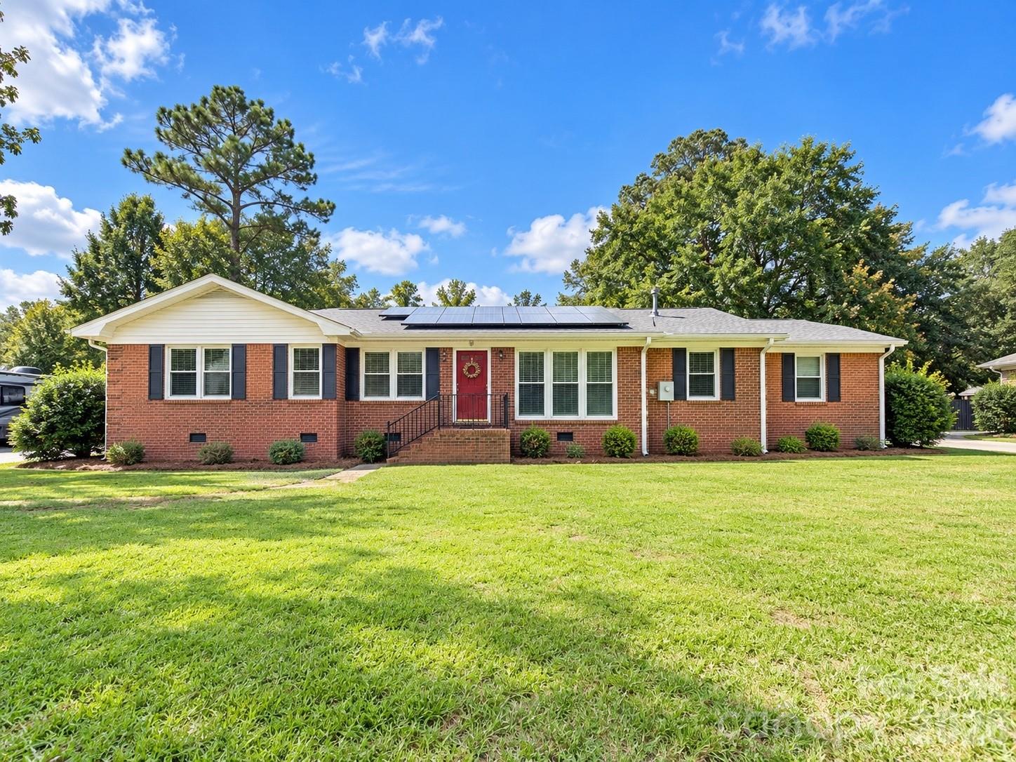 14 Hamden Circle Property Photo 1