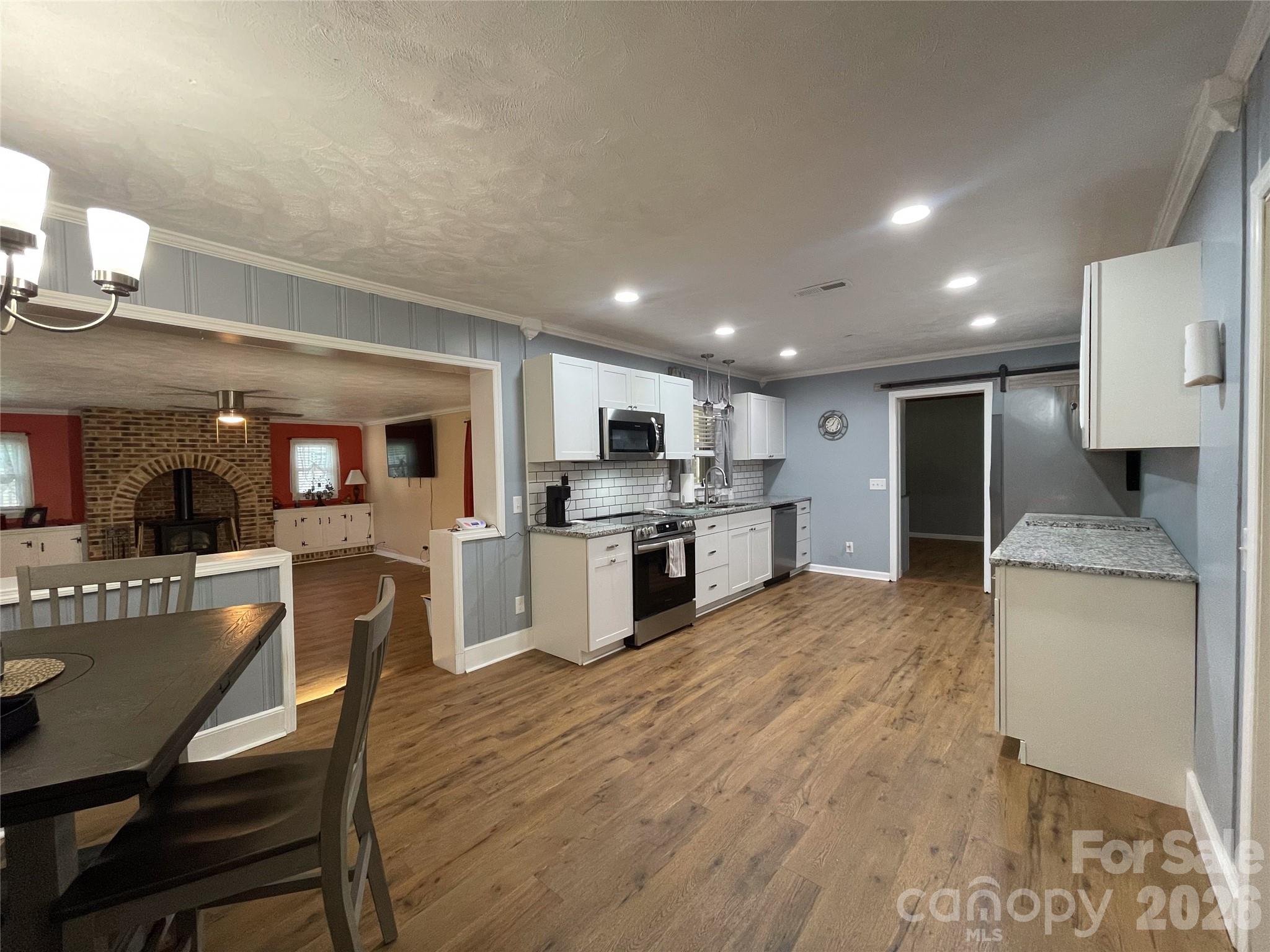 14 Hamden Circle Property Photo 5