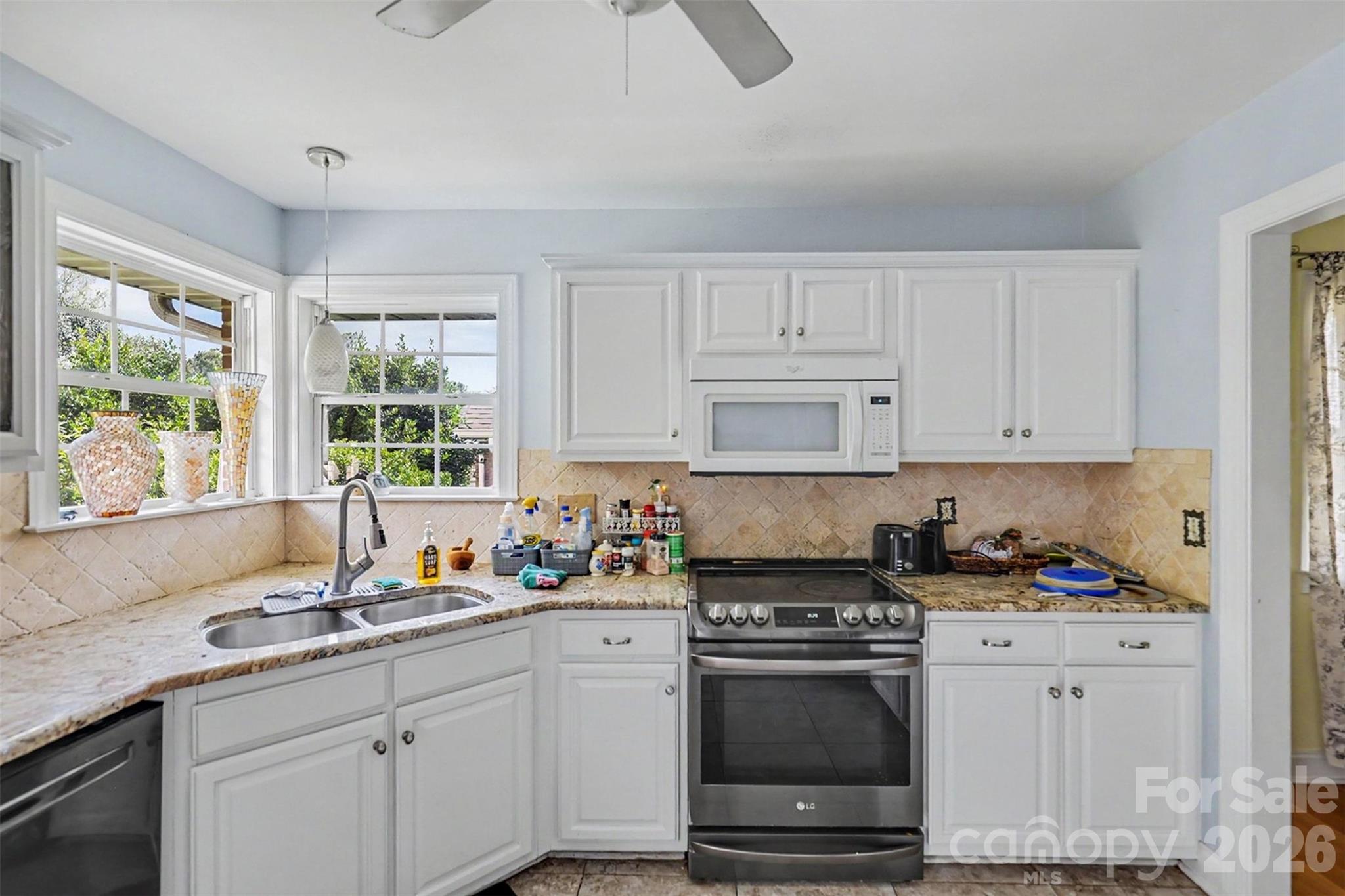 1318 Crown Ridge Drive Property Photo 10