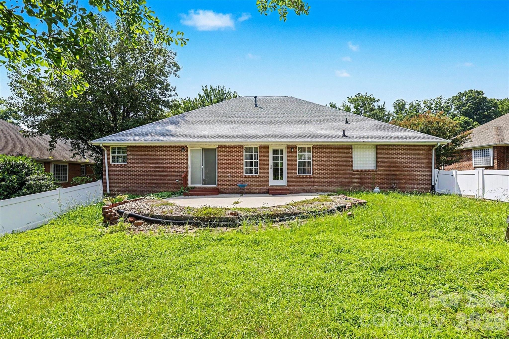 1318 Crown Ridge Drive Property Photo 24