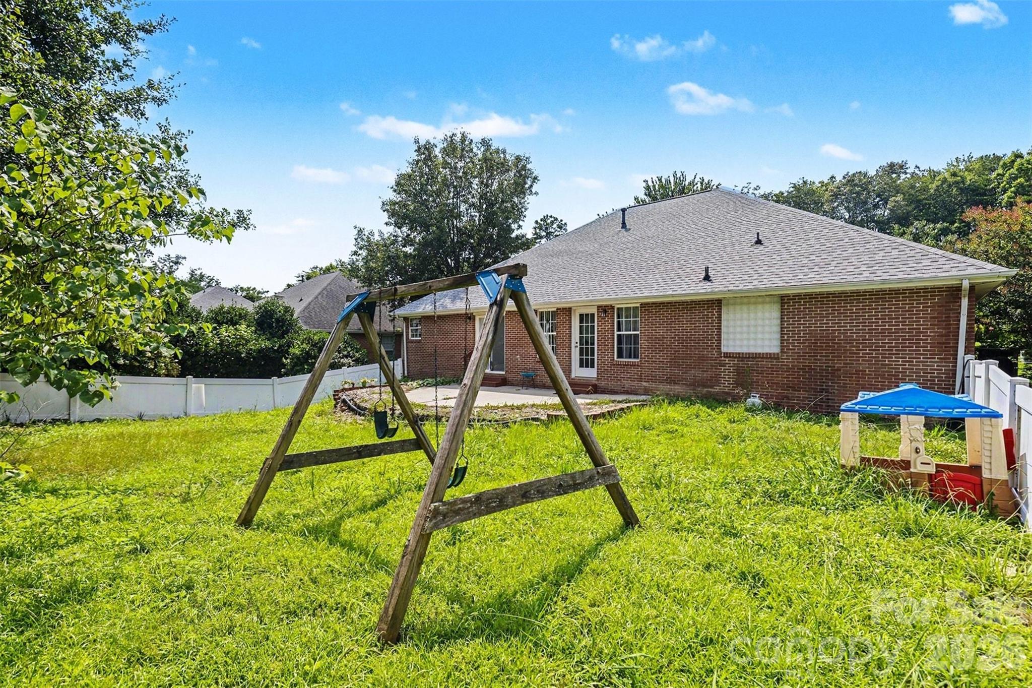 1318 Crown Ridge Drive Property Photo 26