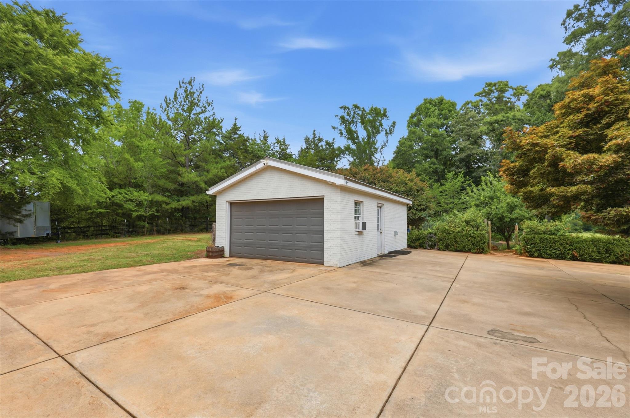 8301 Waxhaw Creek Road Property Photo 13