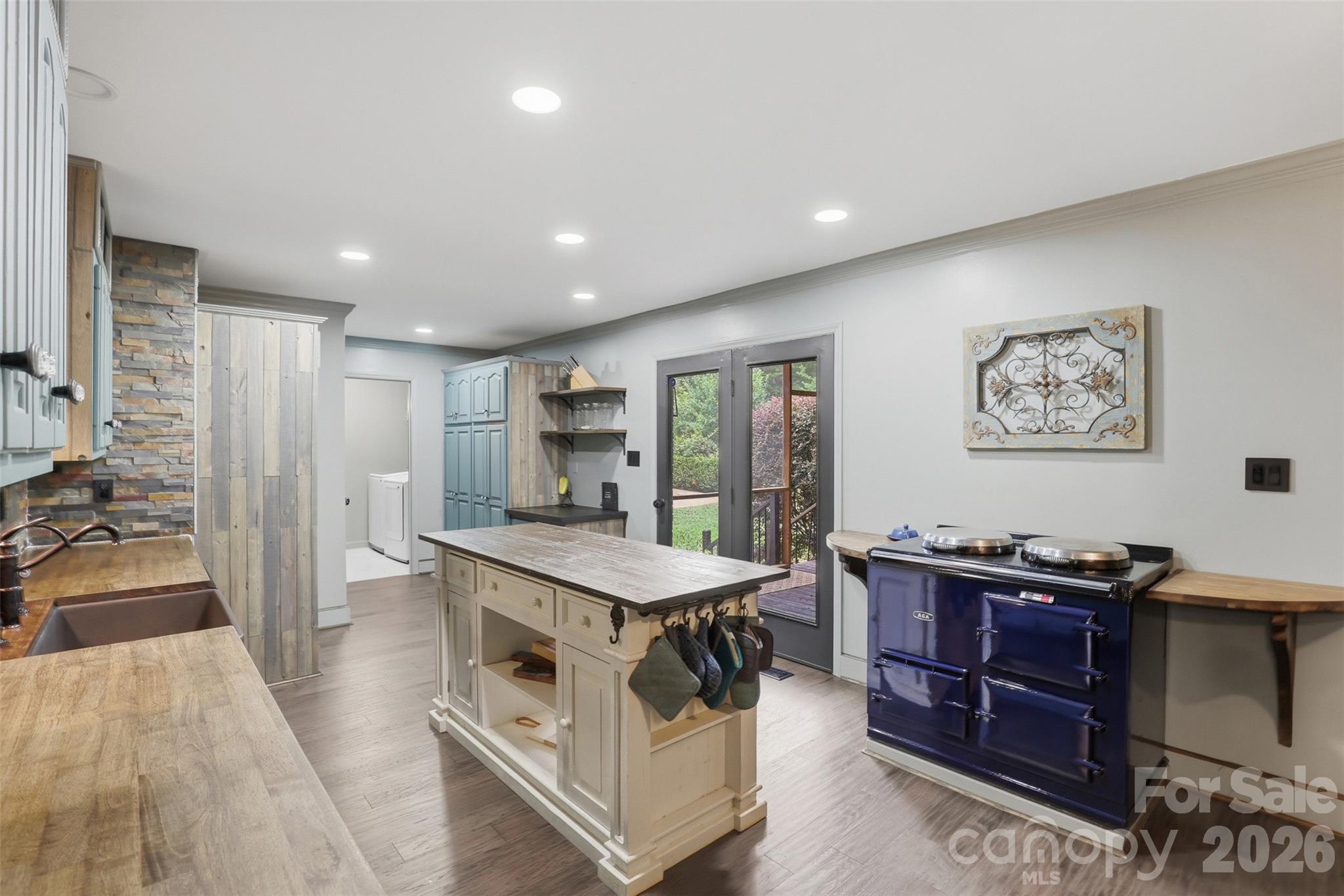8301 Waxhaw Creek Road Property Photo 22