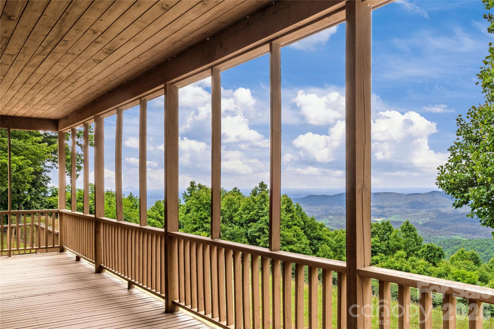 576 Lake Vista Drive Property Photo 1
