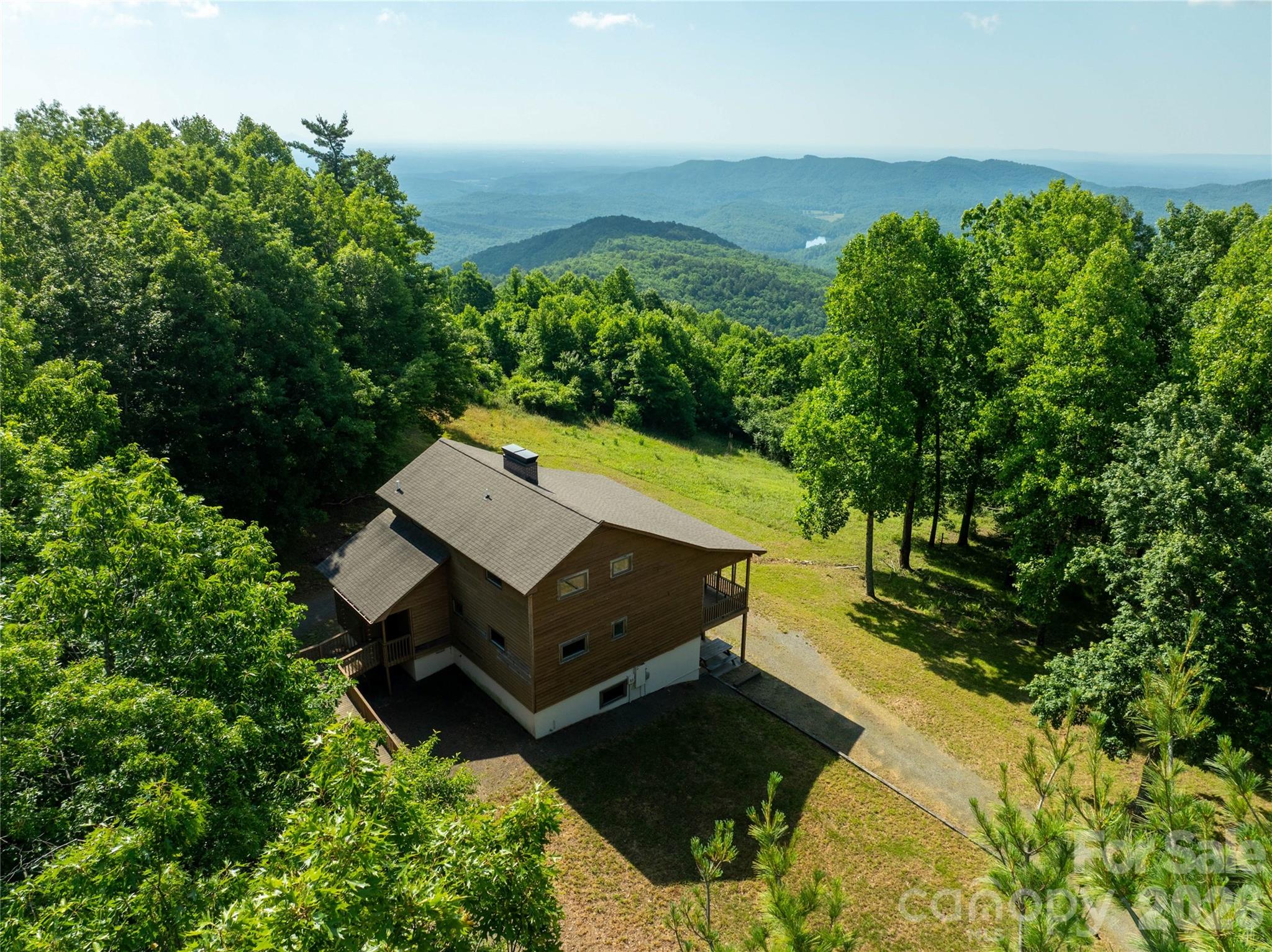 576 Lake Vista Drive Property Photo 8