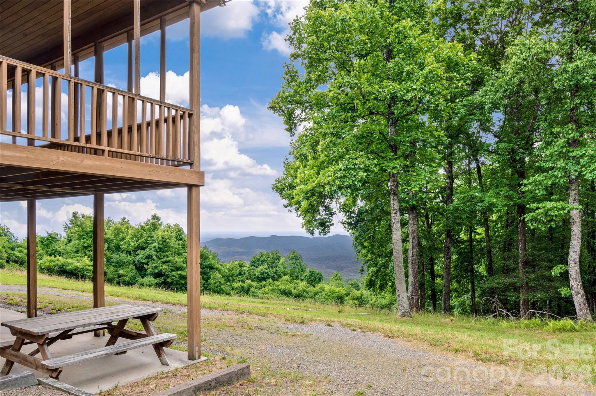 576 Lake Vista Drive Property Photo 14