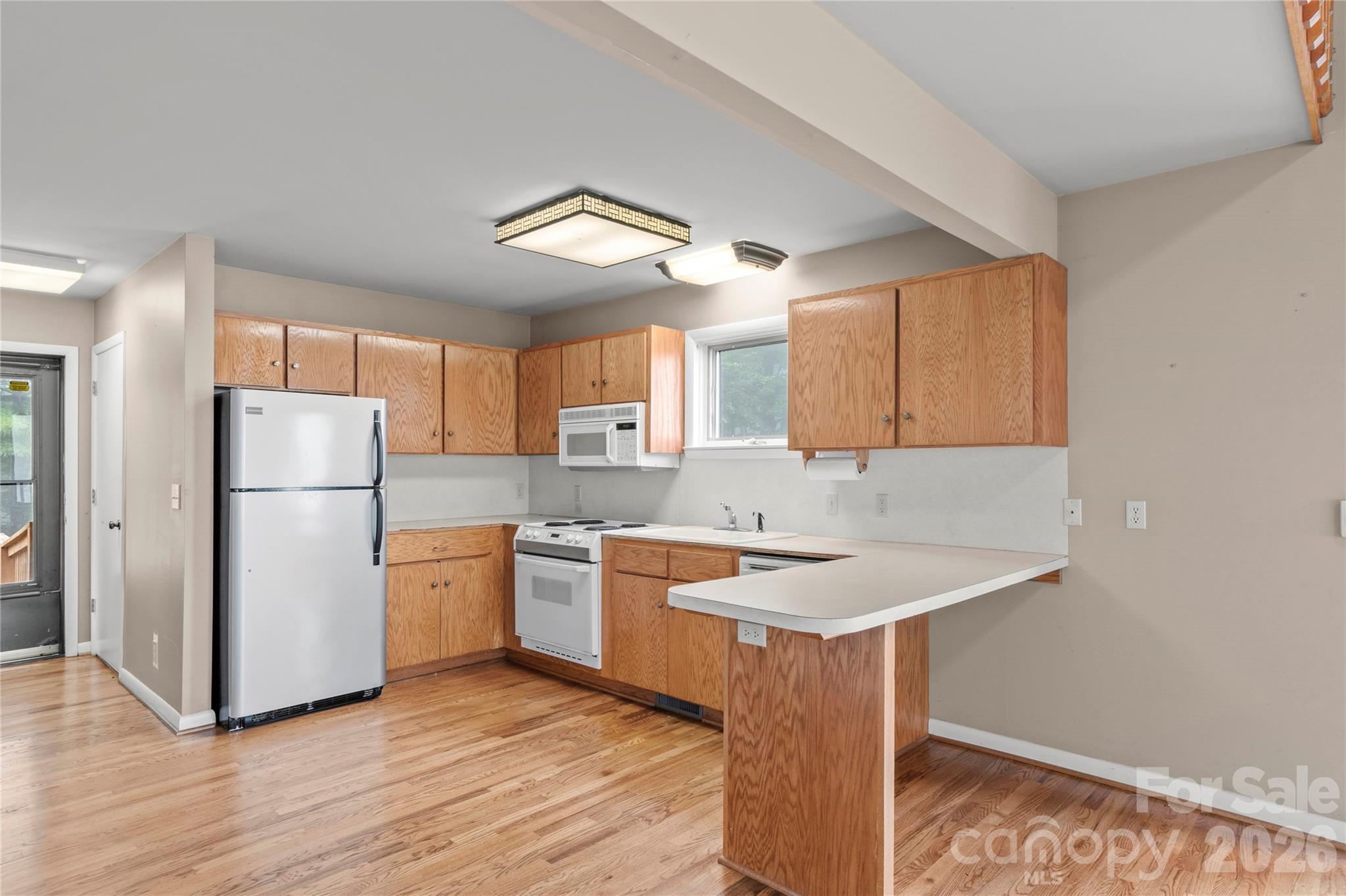 576 Lake Vista Drive Property Photo 18