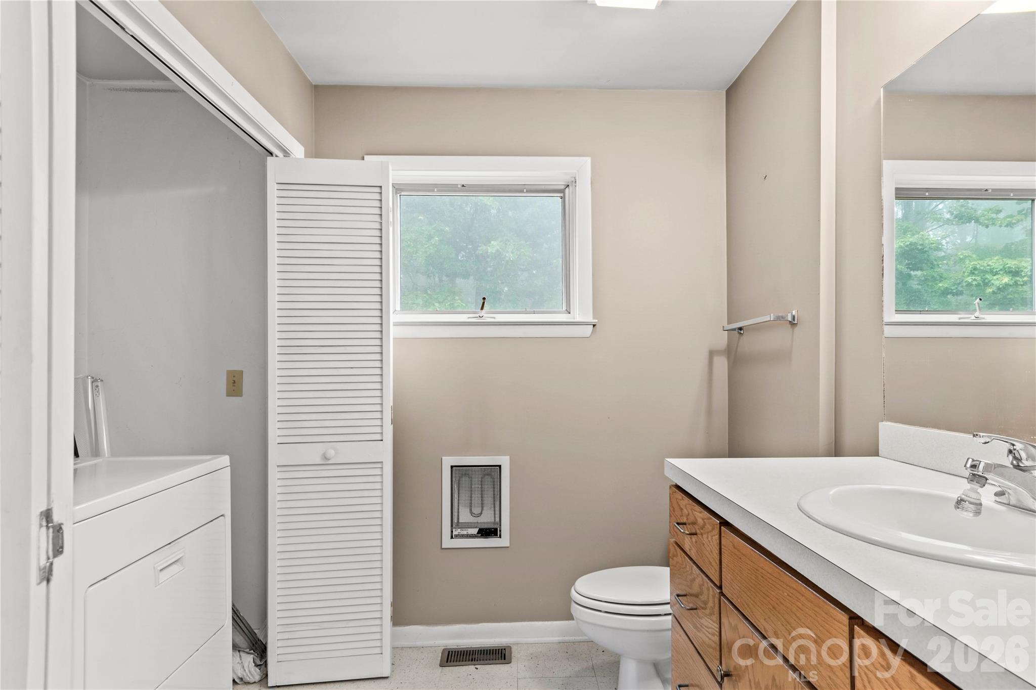 576 Lake Vista Drive Property Photo 25