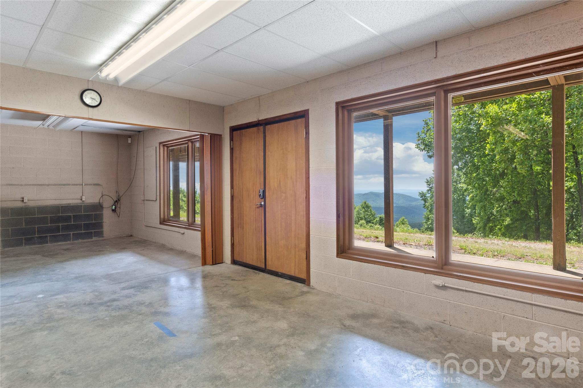 576 Lake Vista Drive Property Photo 32