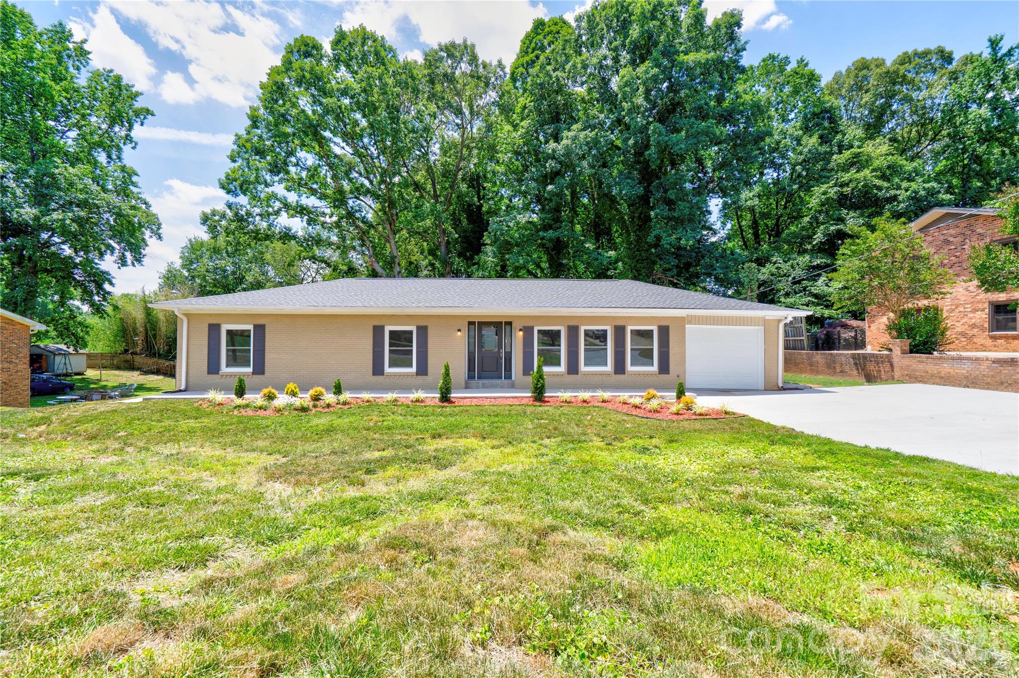 2173 Ridgewood Drive Property Photo 1