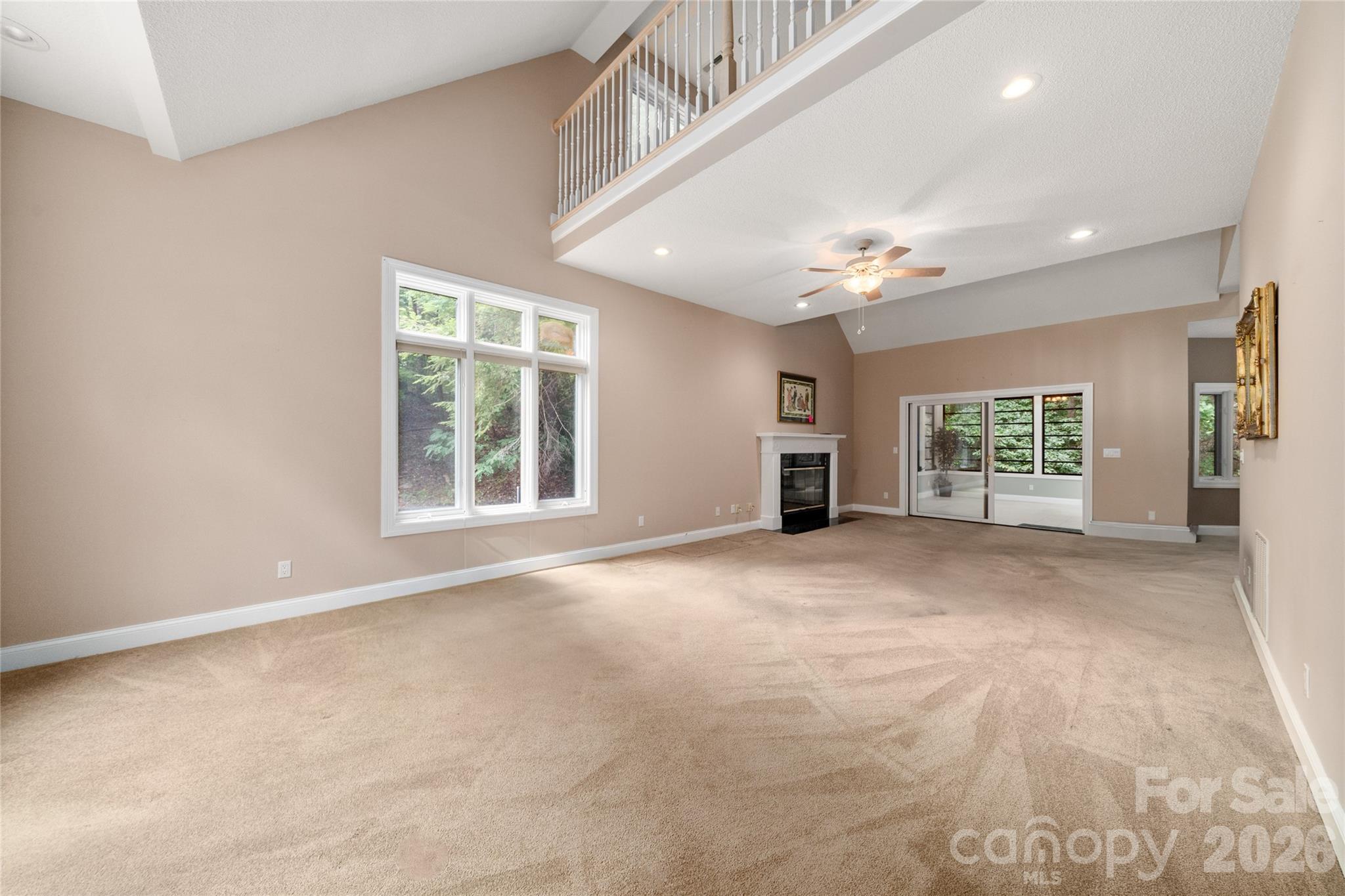 136 Rumbling Bald Road Property Photo 4