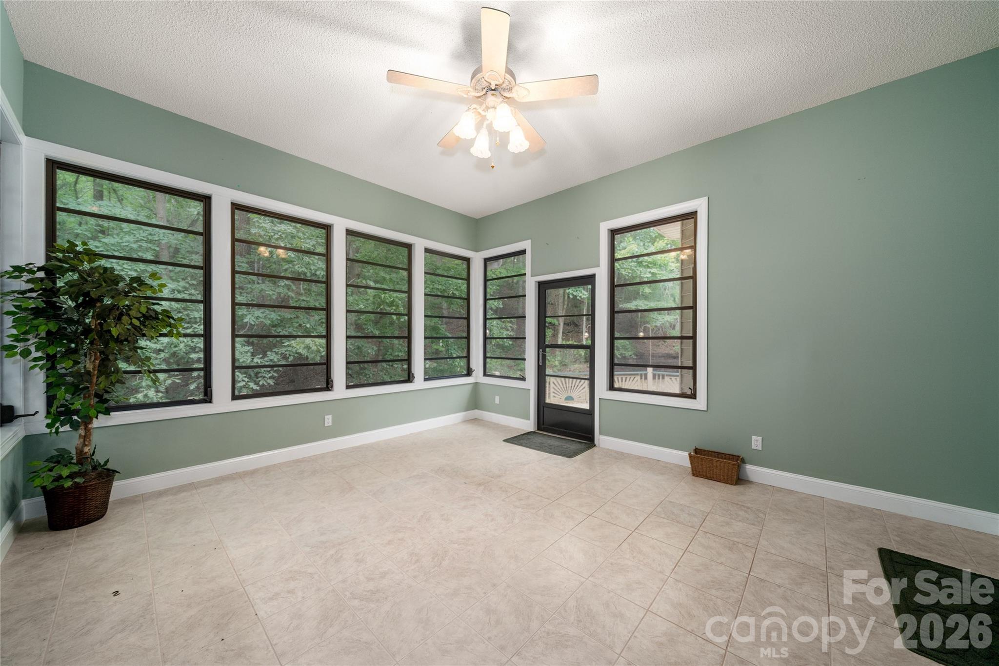 136 Rumbling Bald Road Property Photo 6