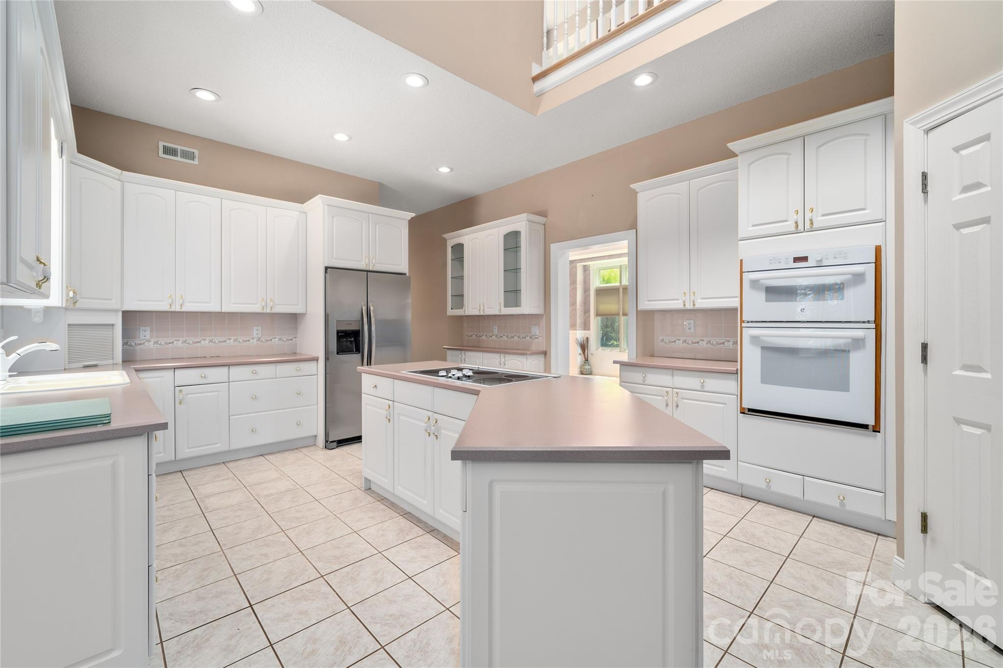 136 Rumbling Bald Road Property Photo 8