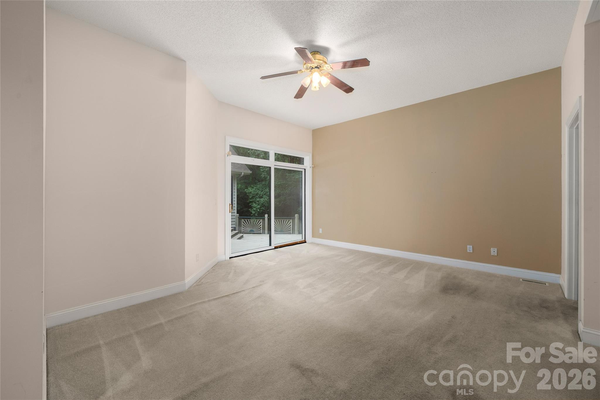 136 Rumbling Bald Road Property Photo 15