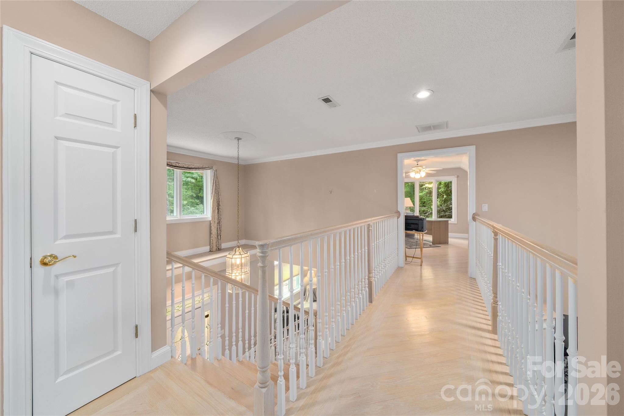 136 Rumbling Bald Road Property Photo 22