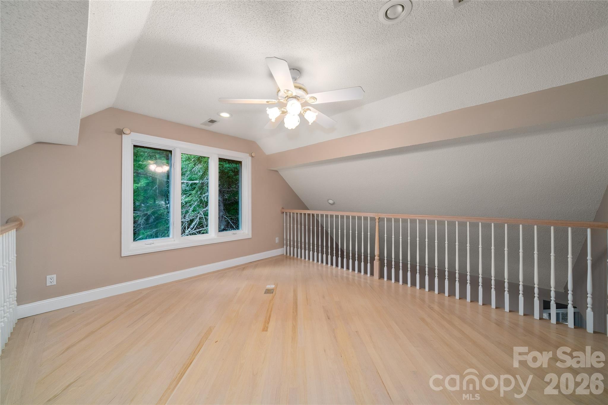 136 Rumbling Bald Road Property Photo 24