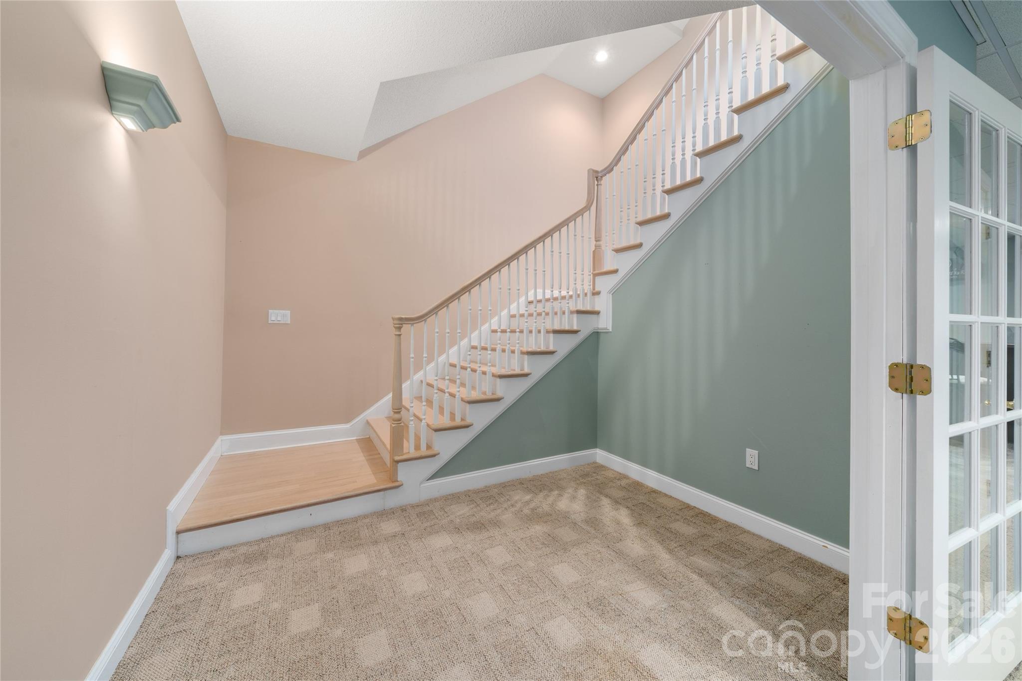 136 Rumbling Bald Road Property Photo 28