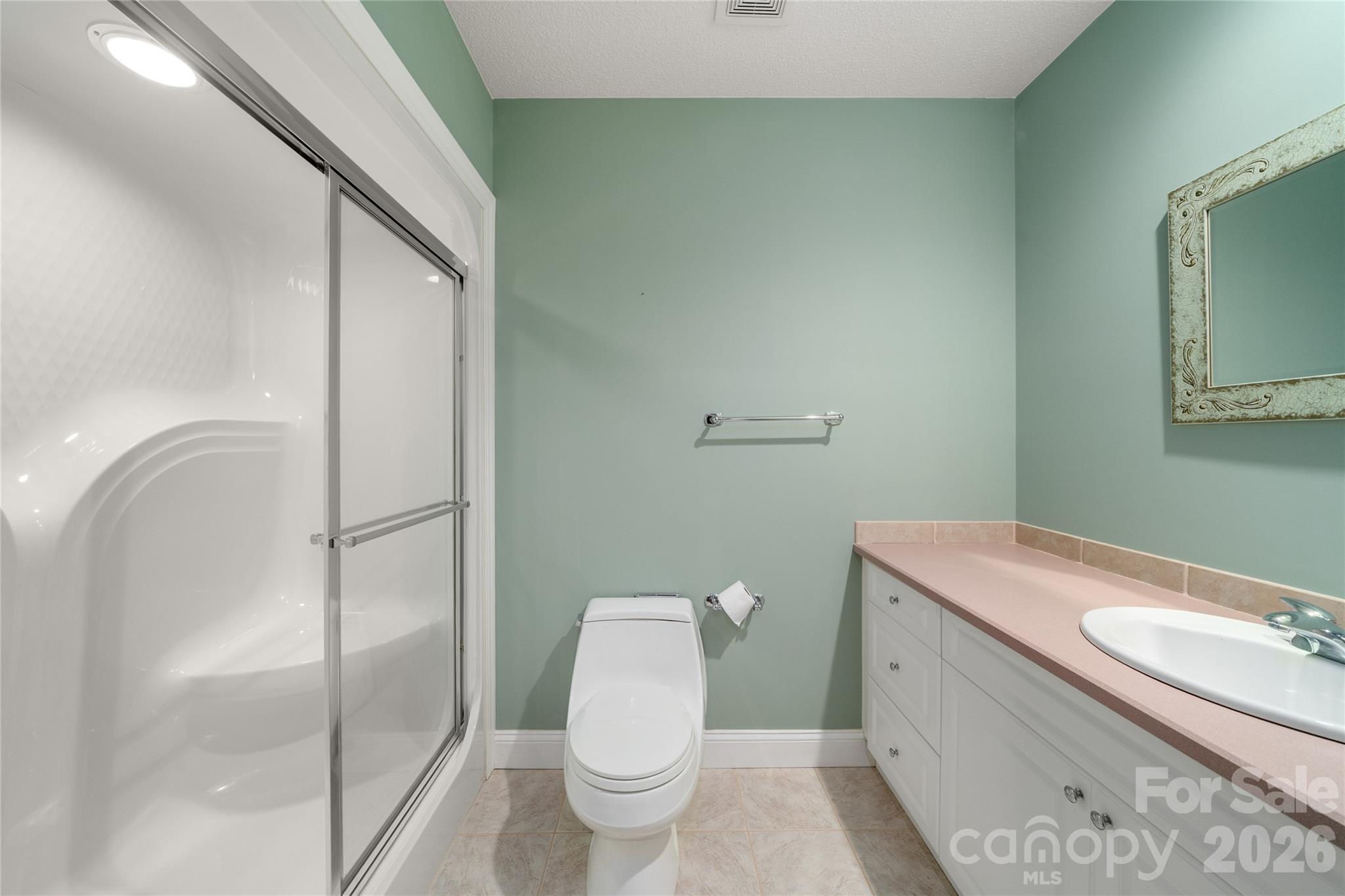 136 Rumbling Bald Road Property Photo 31