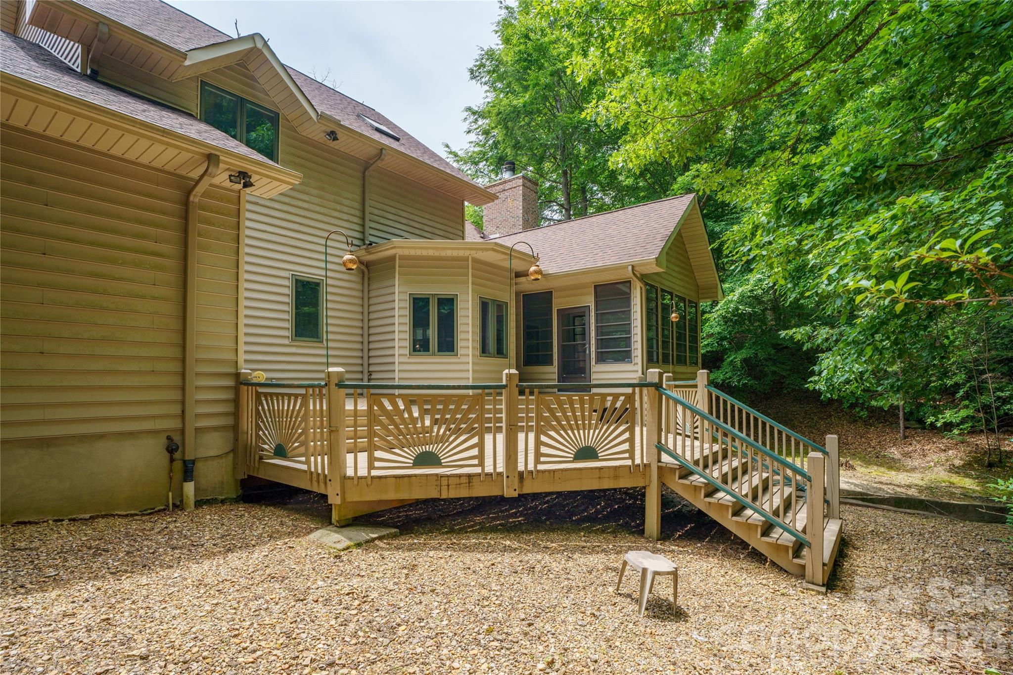 136 Rumbling Bald Road Property Photo 36