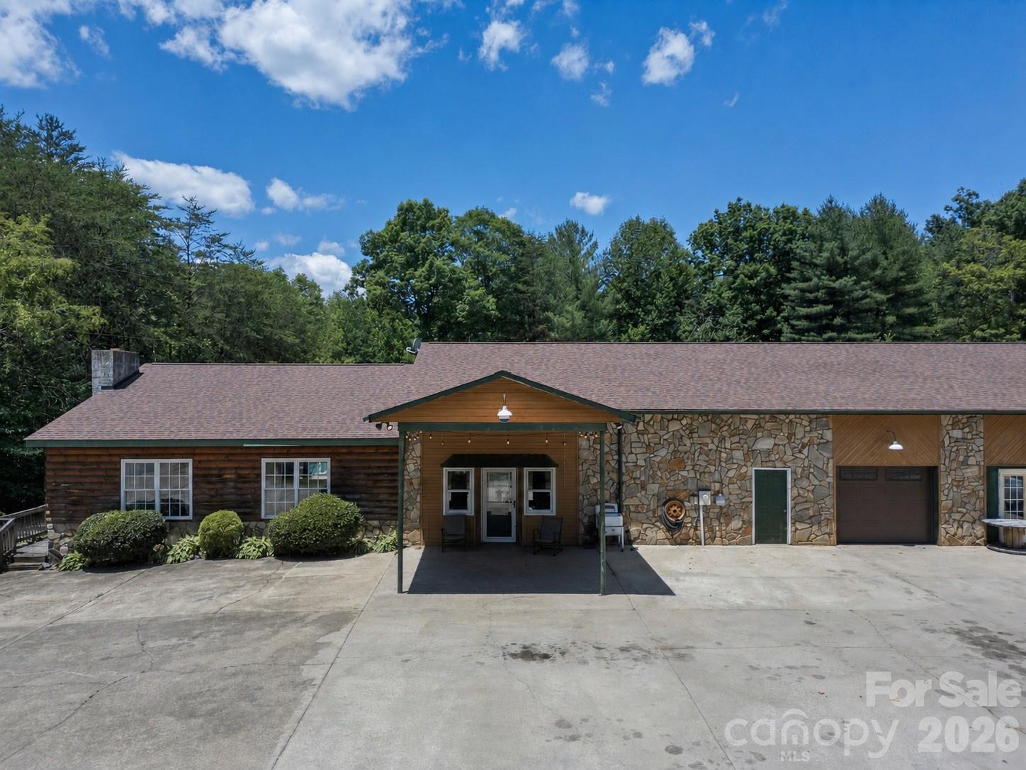 2269 Lee Roy Lane Property Photo 2