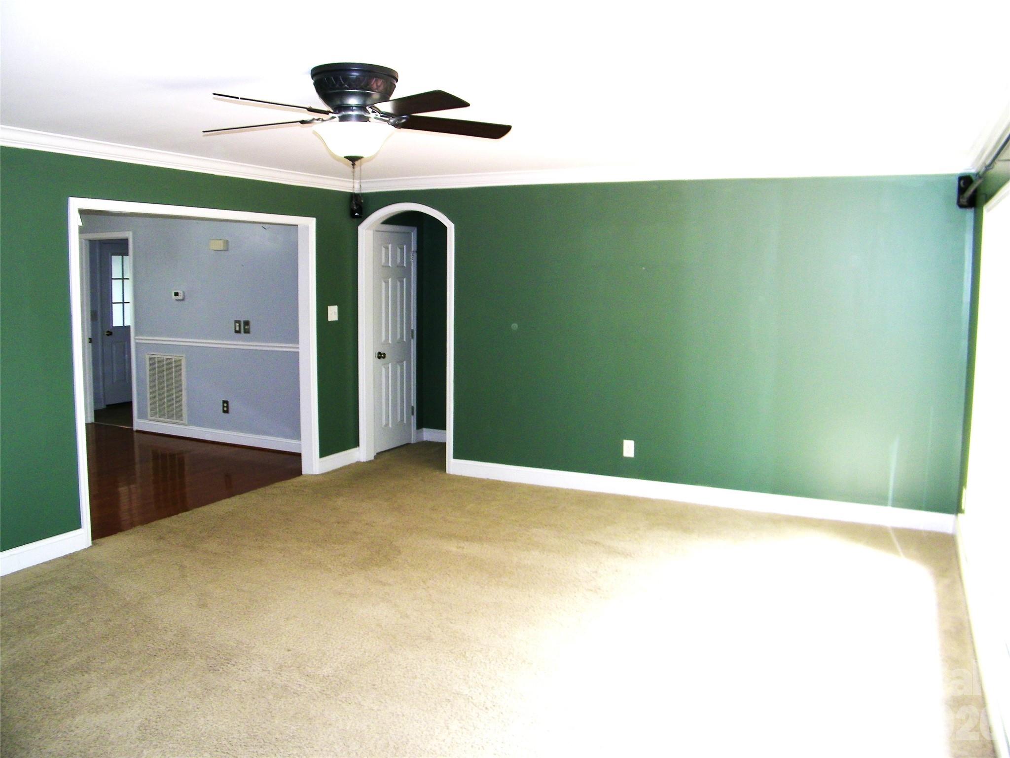 609 Redah Avenue Property Photo 4