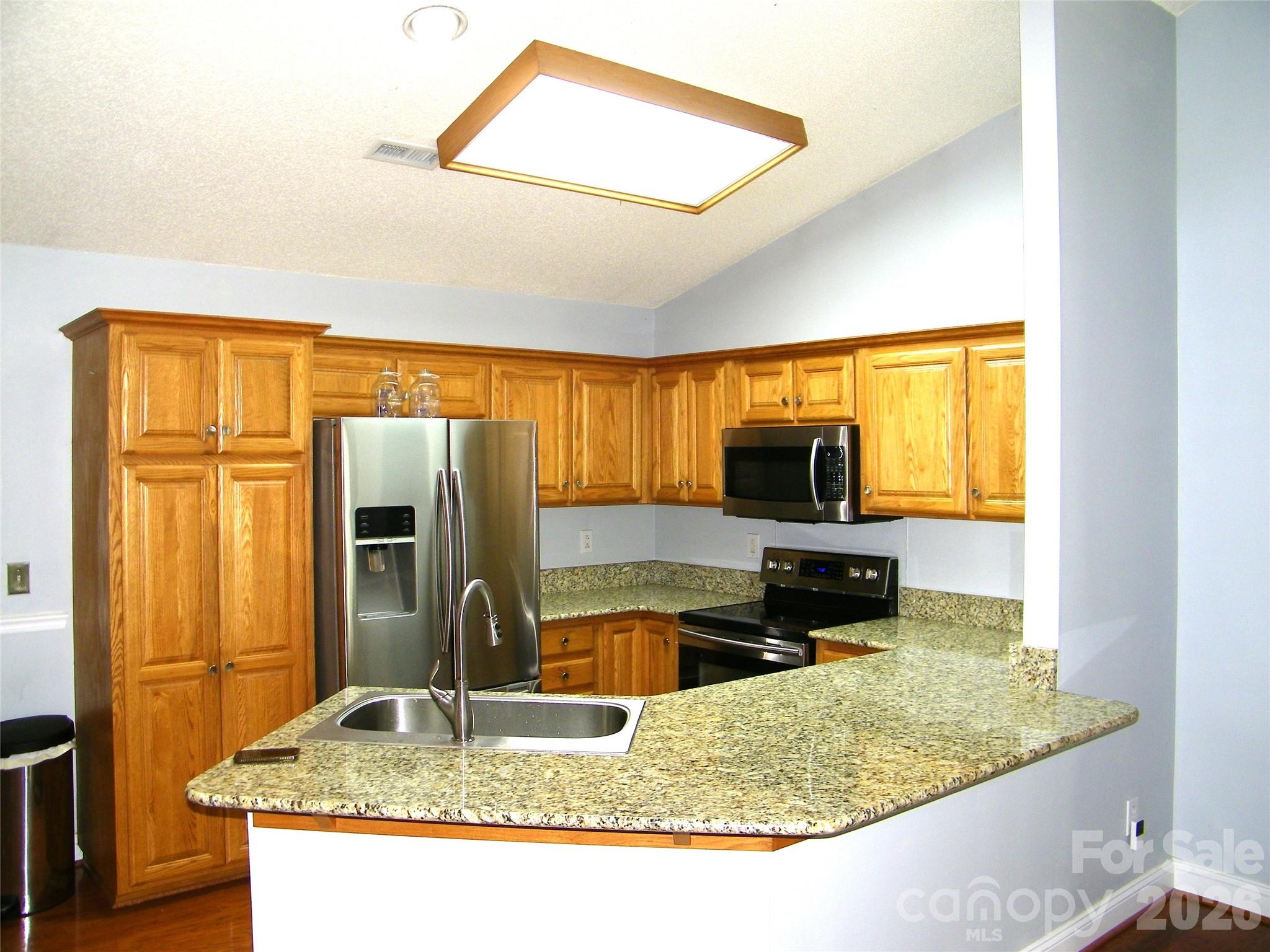 609 Redah Avenue Property Photo 8