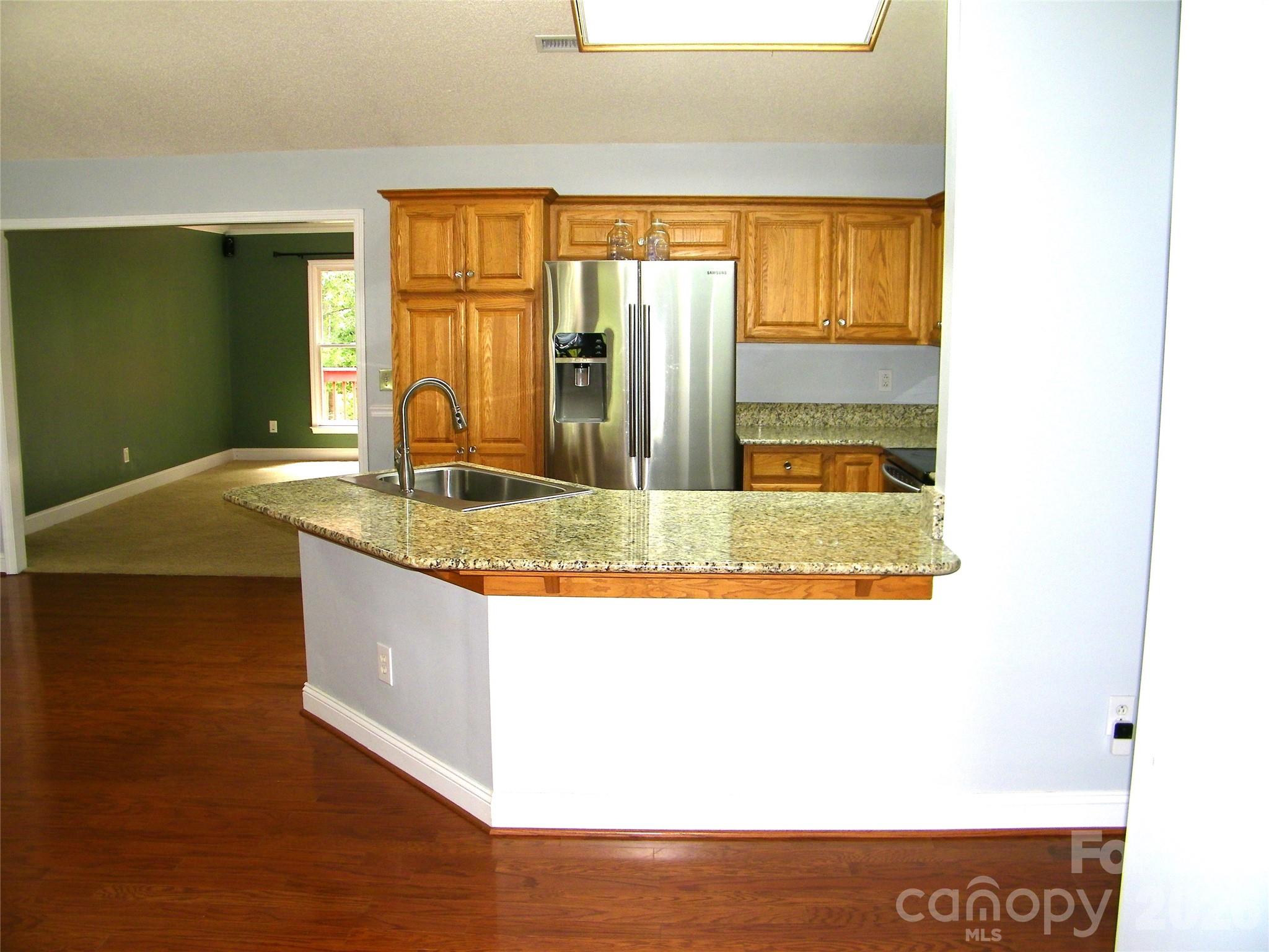 609 Redah Avenue Property Photo 9
