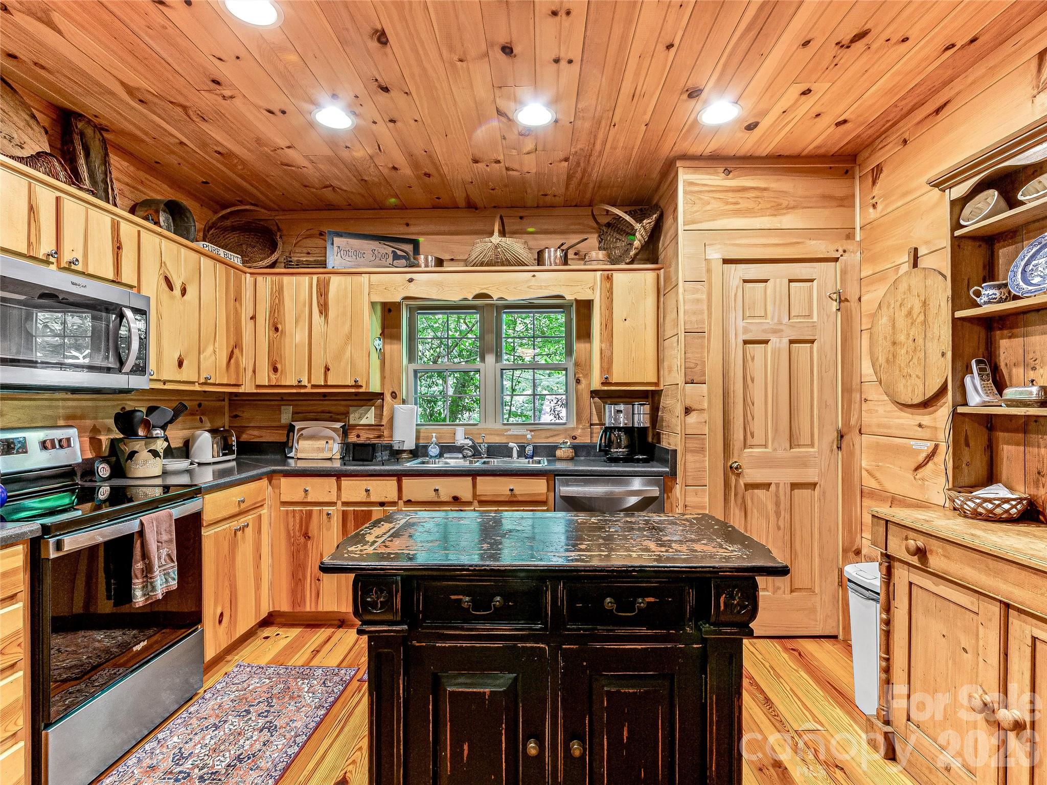 250 Fairway Drive Property Photo 8