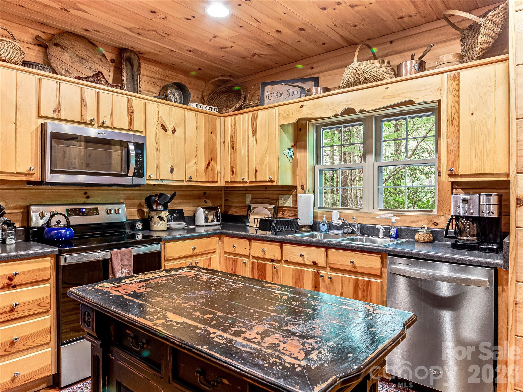 250 Fairway Drive Property Photo 9