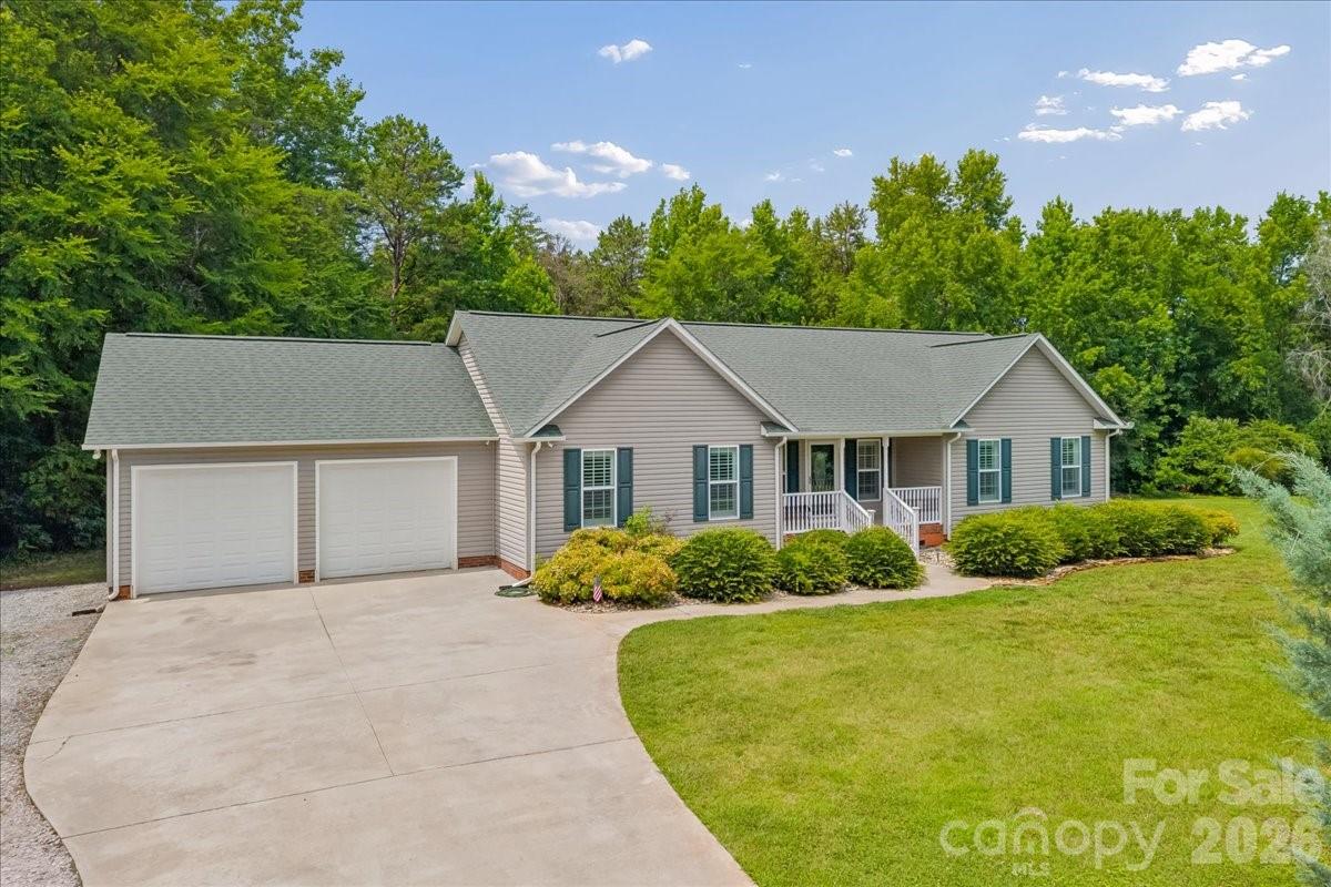 1512 Kinglet Drive Property Photo 3
