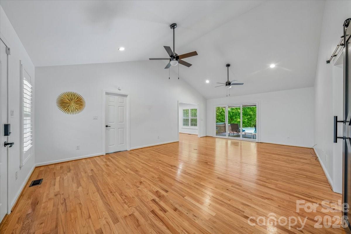 1512 Kinglet Drive Property Photo 7